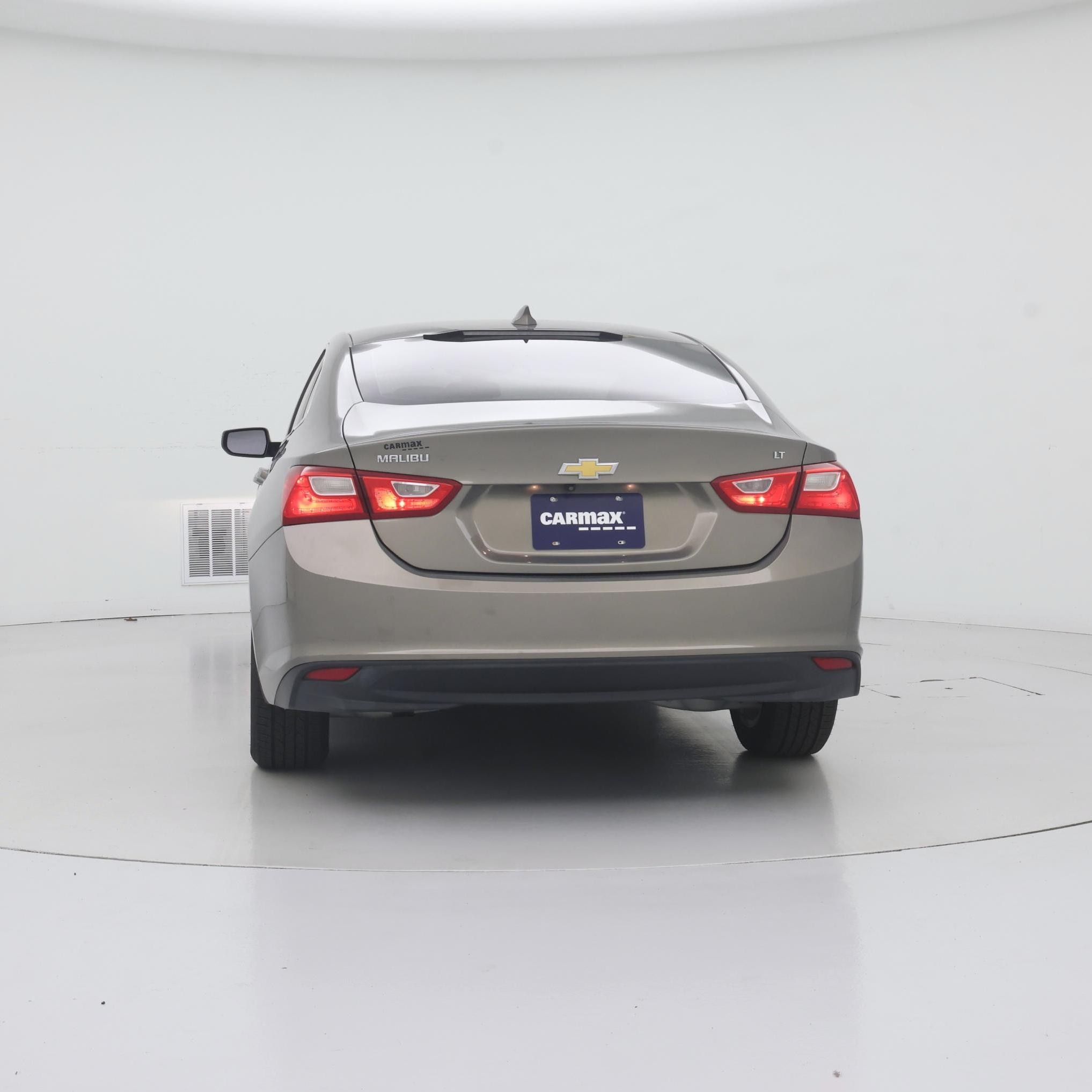 Thumbnail: 2018 Chevrolet Malibu - 6