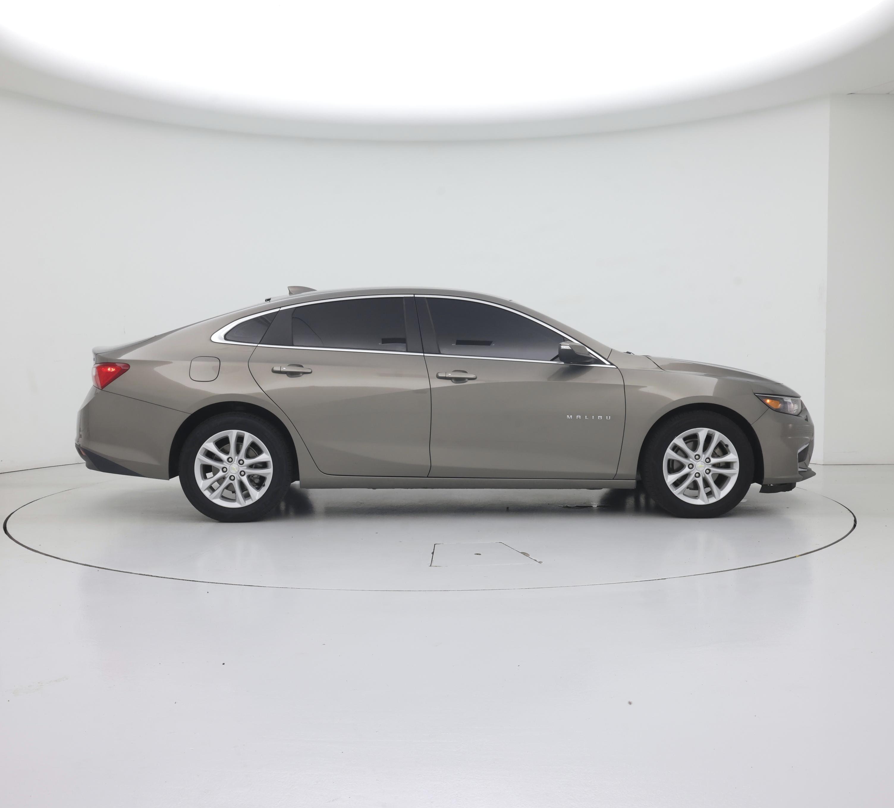 Thumbnail: 2018 Chevrolet Malibu - 7