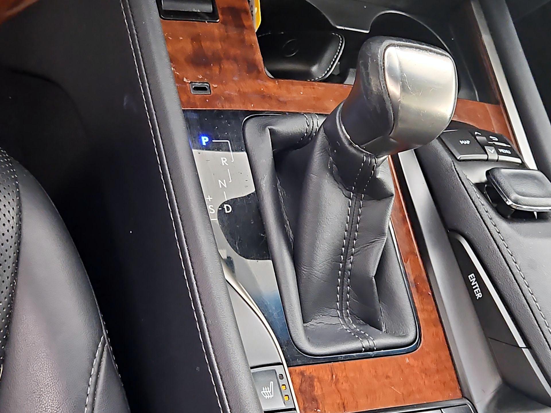 Thumbnail: 2017 Lexus LX - 18