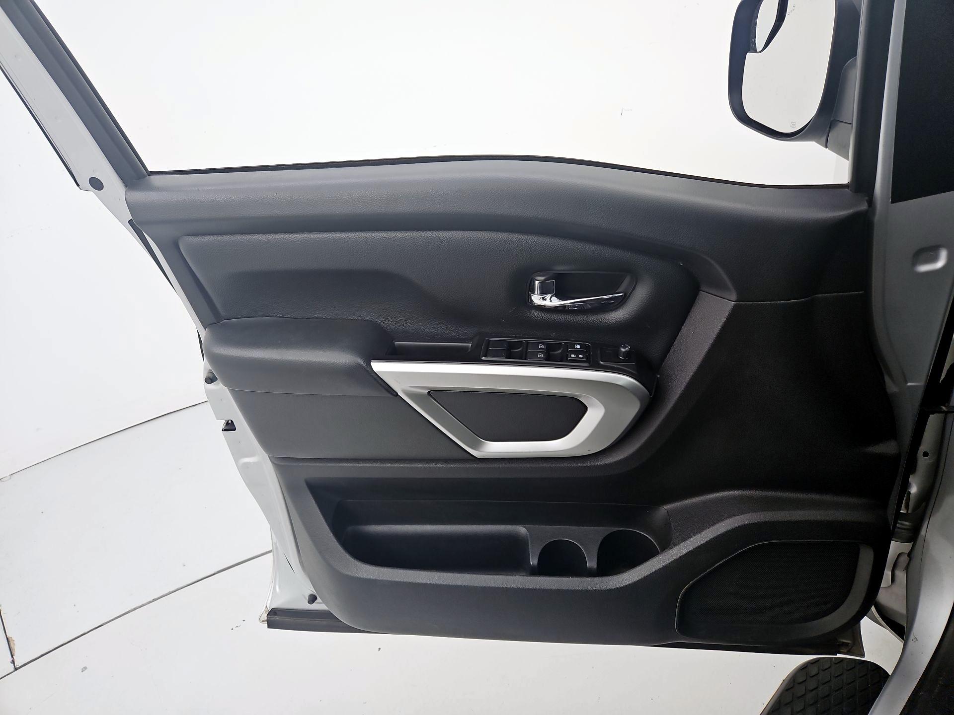 Thumbnail: 2018 Nissan Titan - 12