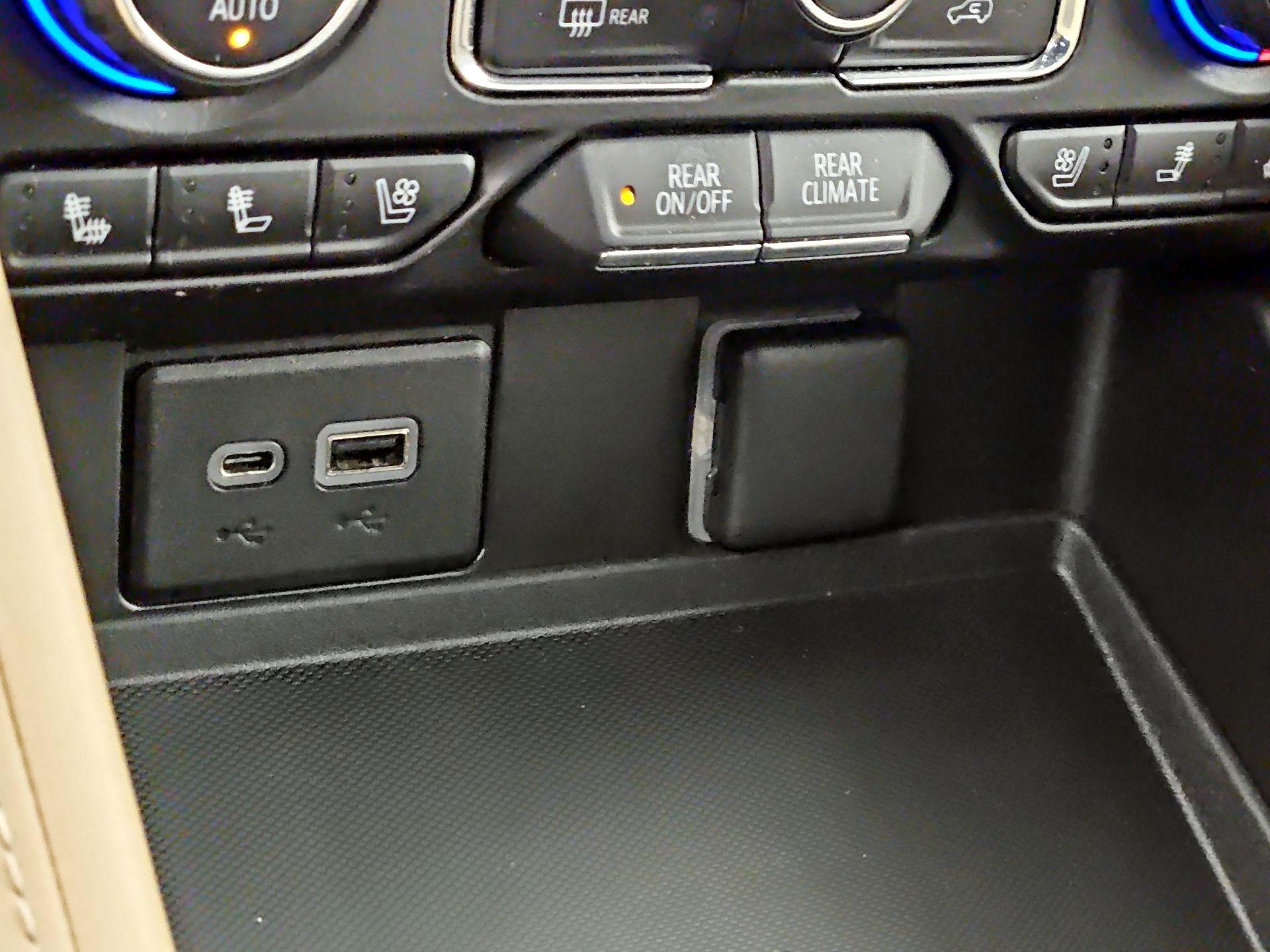 Thumbnail: 2021 Chevrolet Tahoe - 18