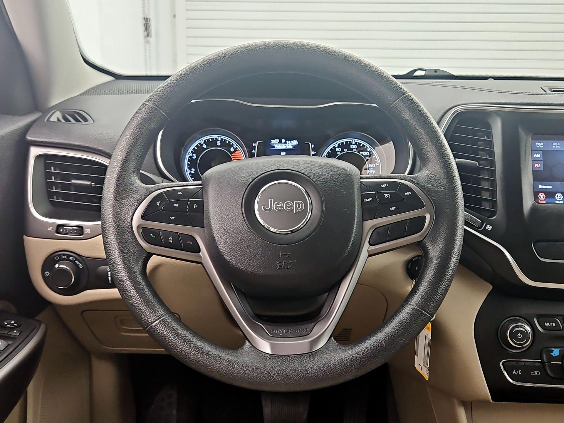 Thumbnail: 2021 Jeep Cherokee - 10