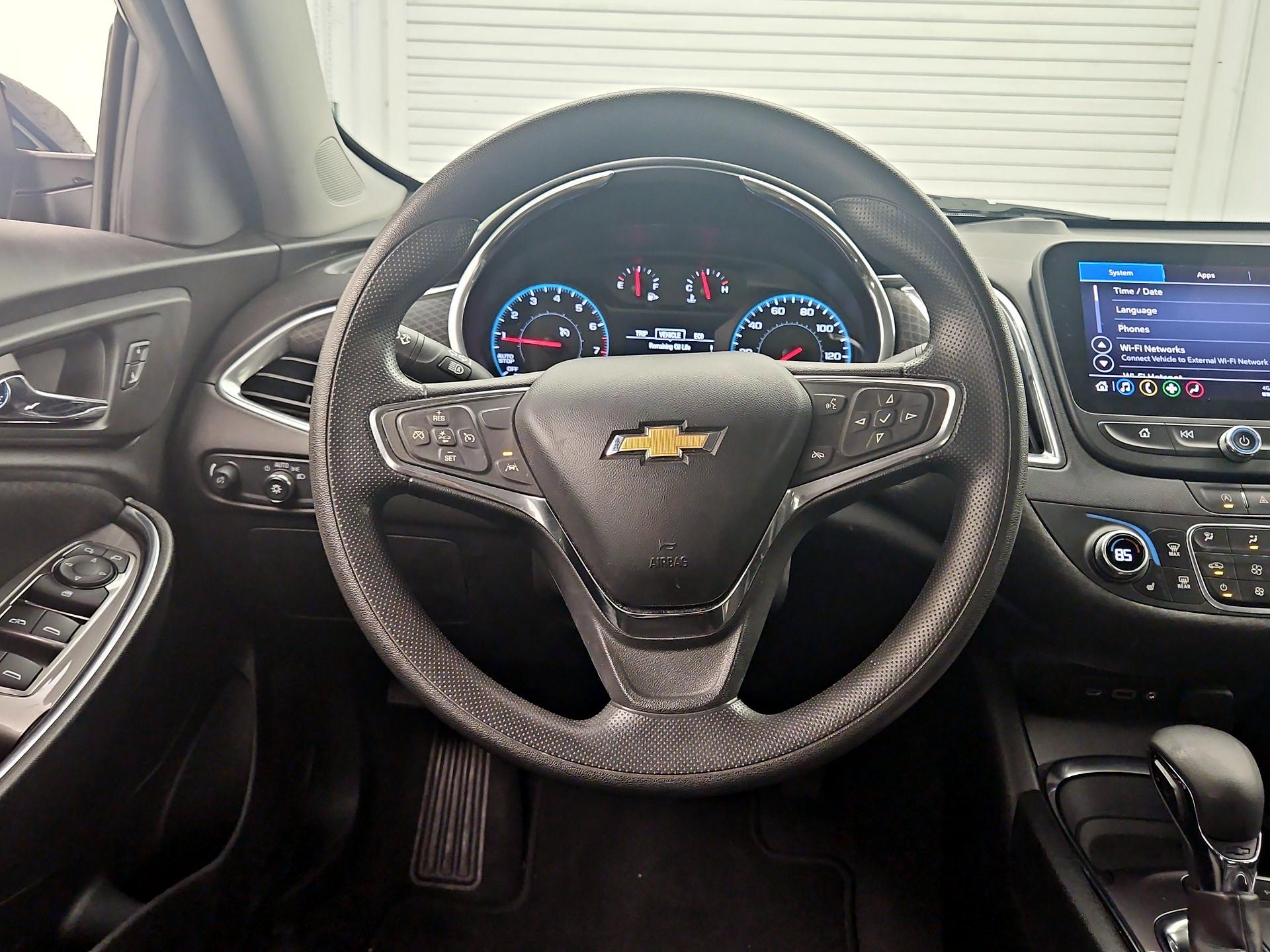 Thumbnail: 2021 Chevrolet Malibu - 10