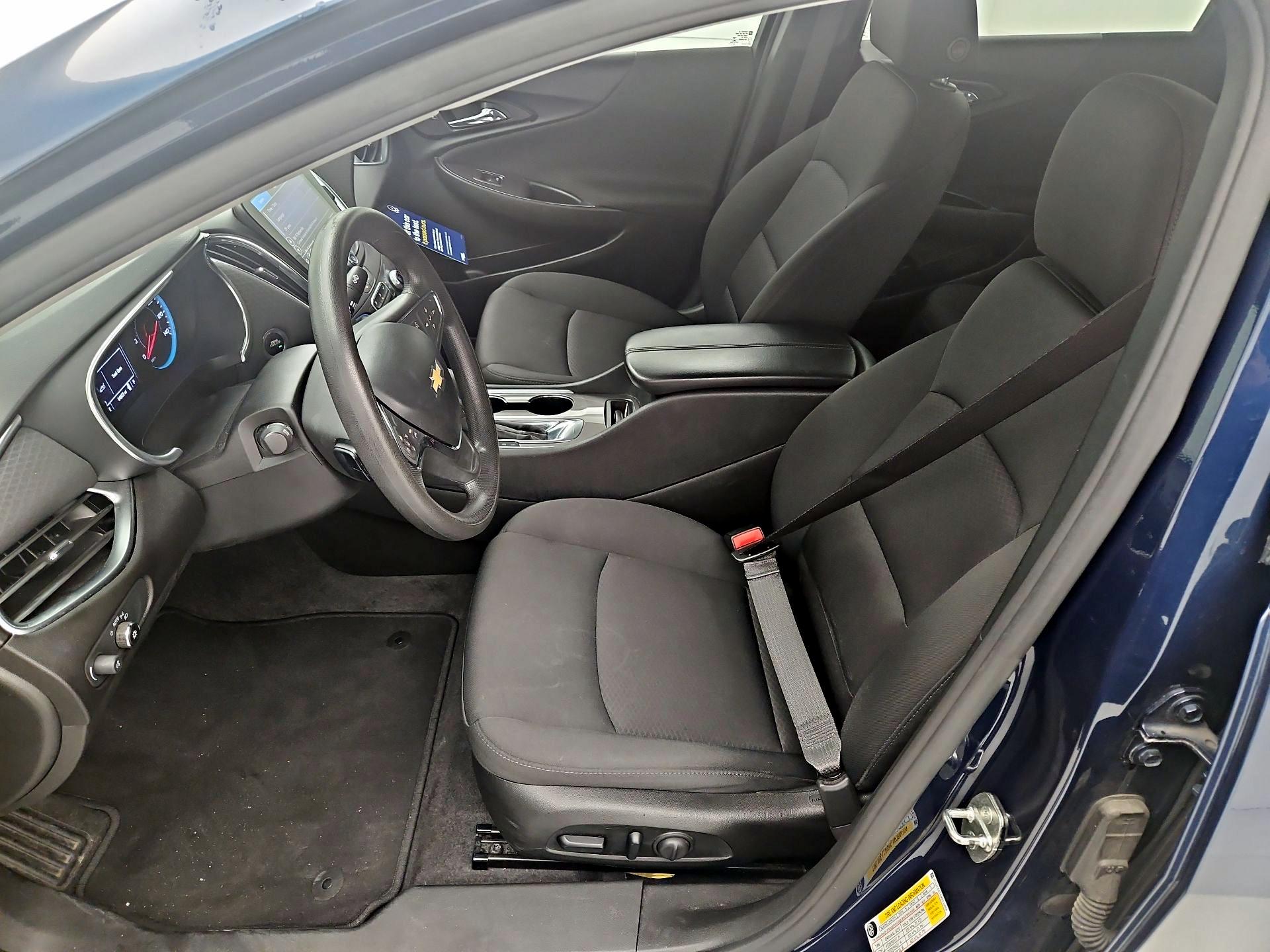 Thumbnail: 2021 Chevrolet Malibu - 11