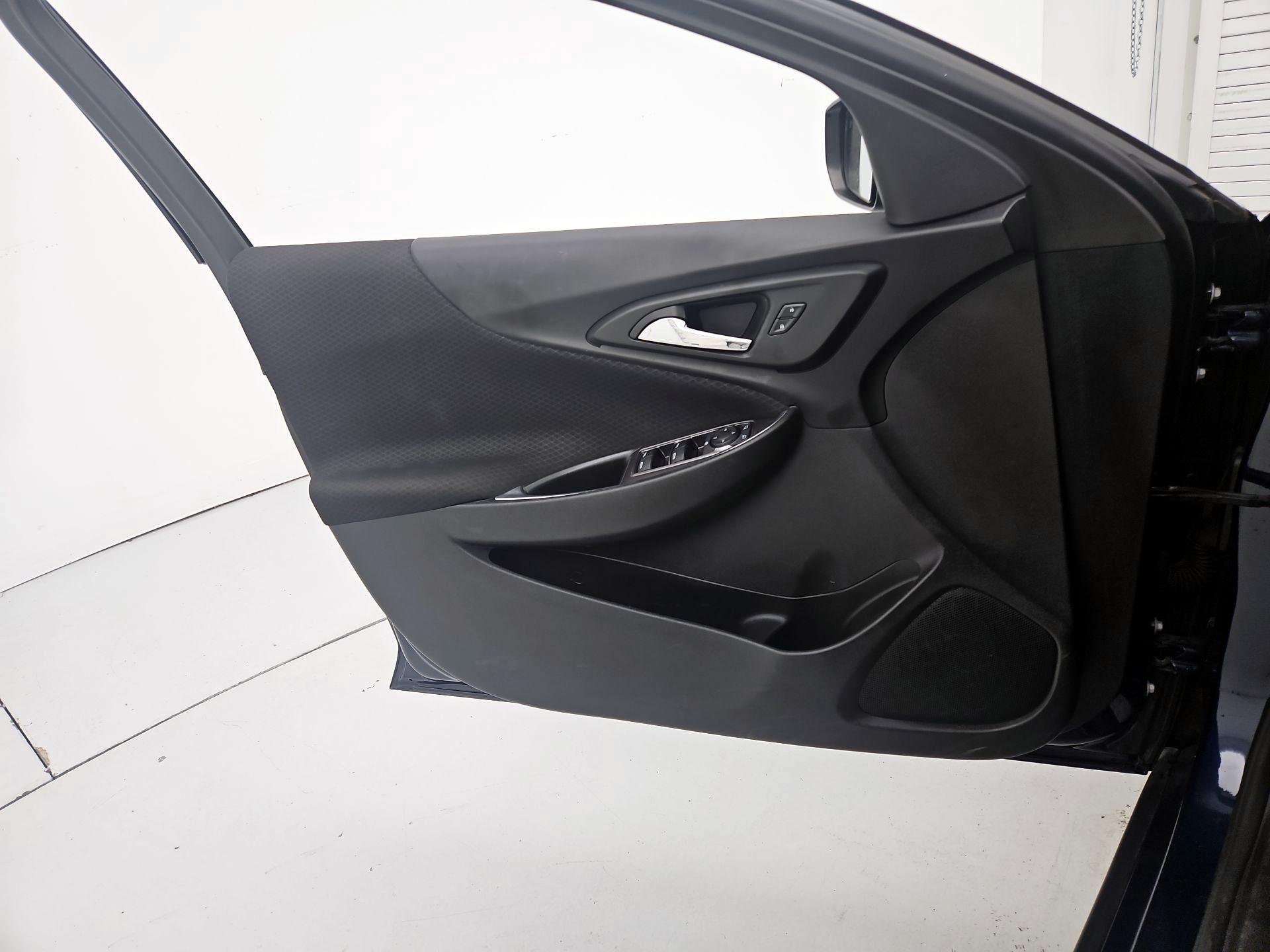 Thumbnail: 2021 Chevrolet Malibu - 12