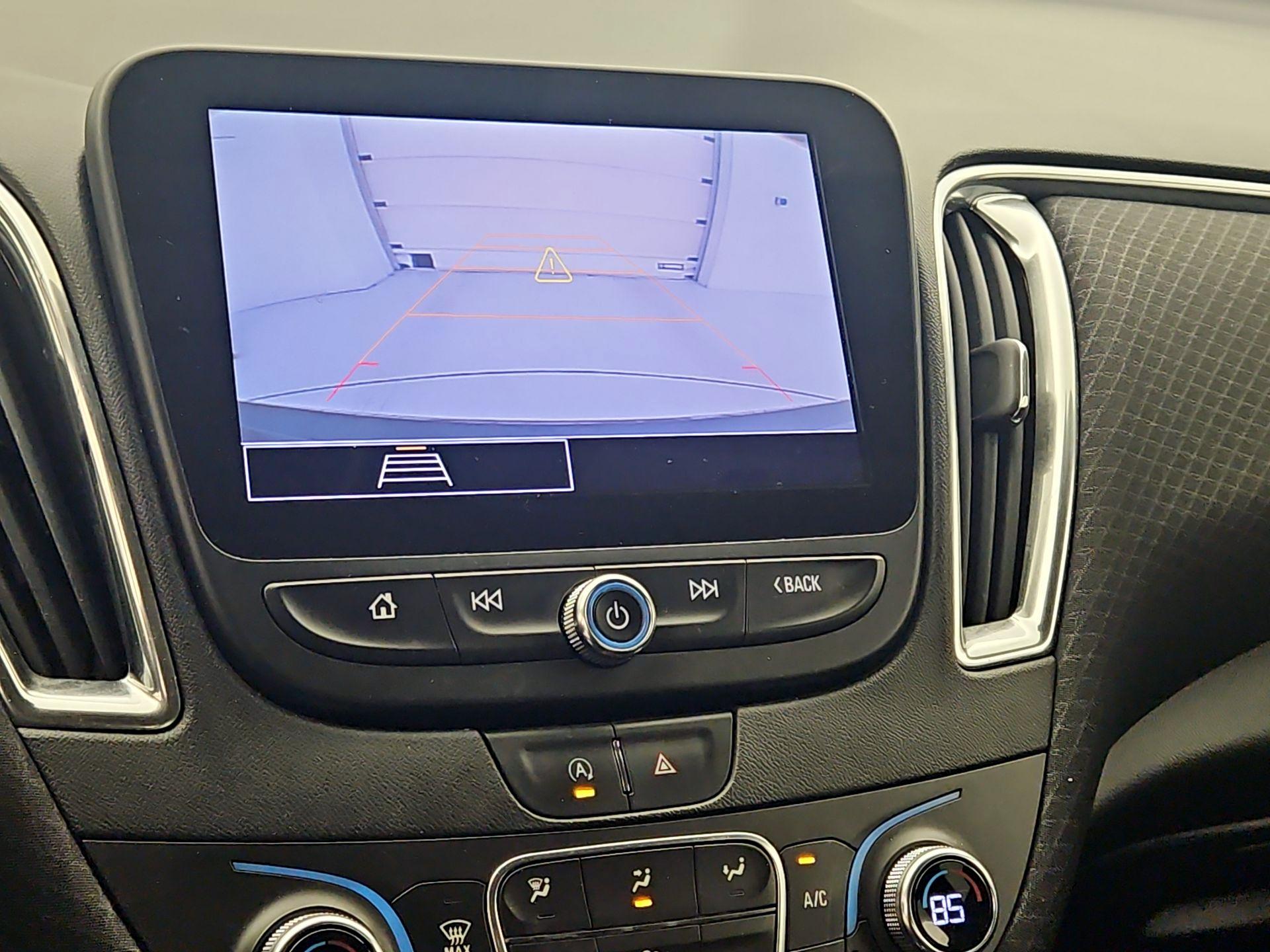 Thumbnail: 2021 Chevrolet Malibu - 14