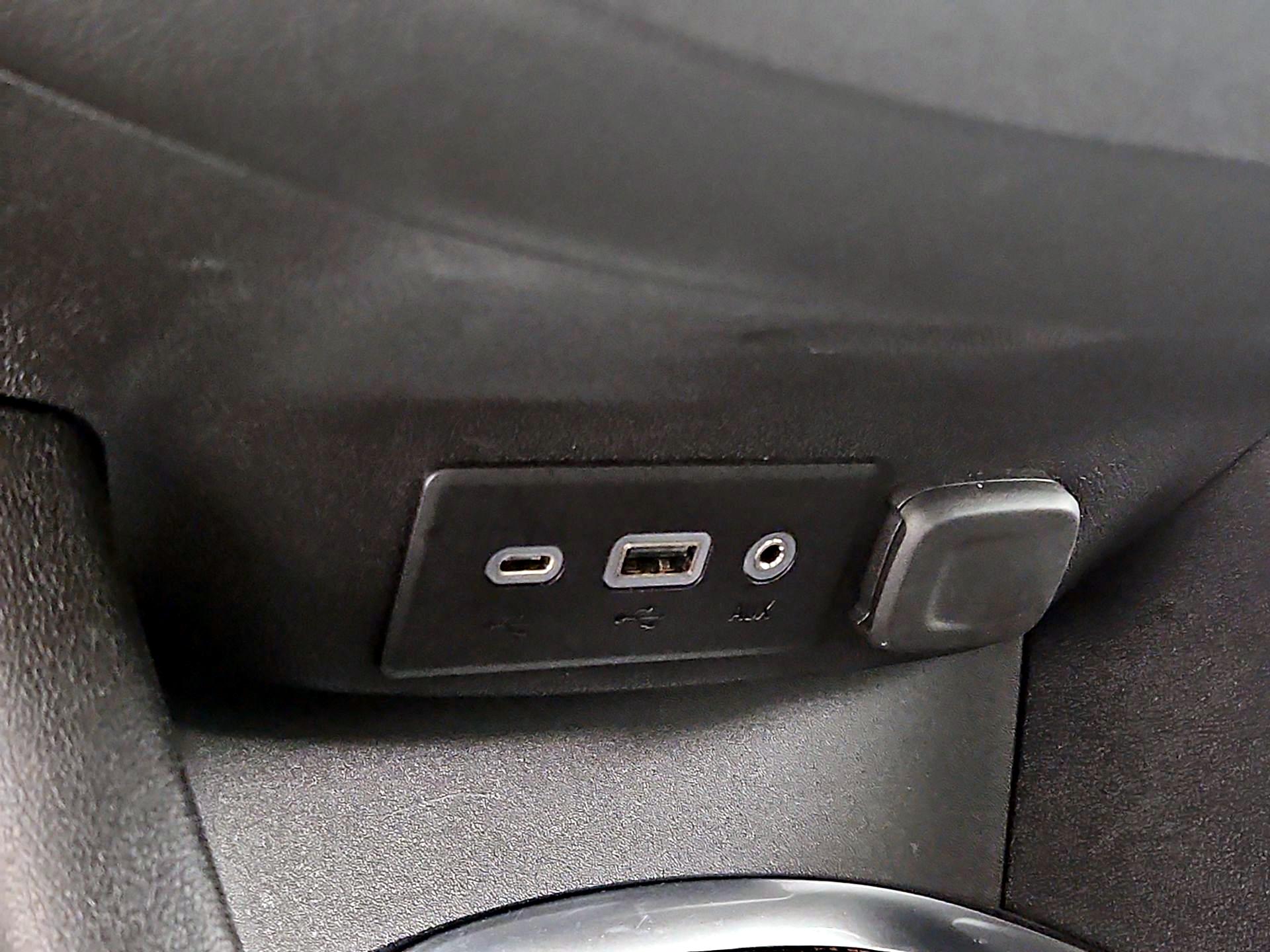 Thumbnail: 2021 Chevrolet Malibu - 18