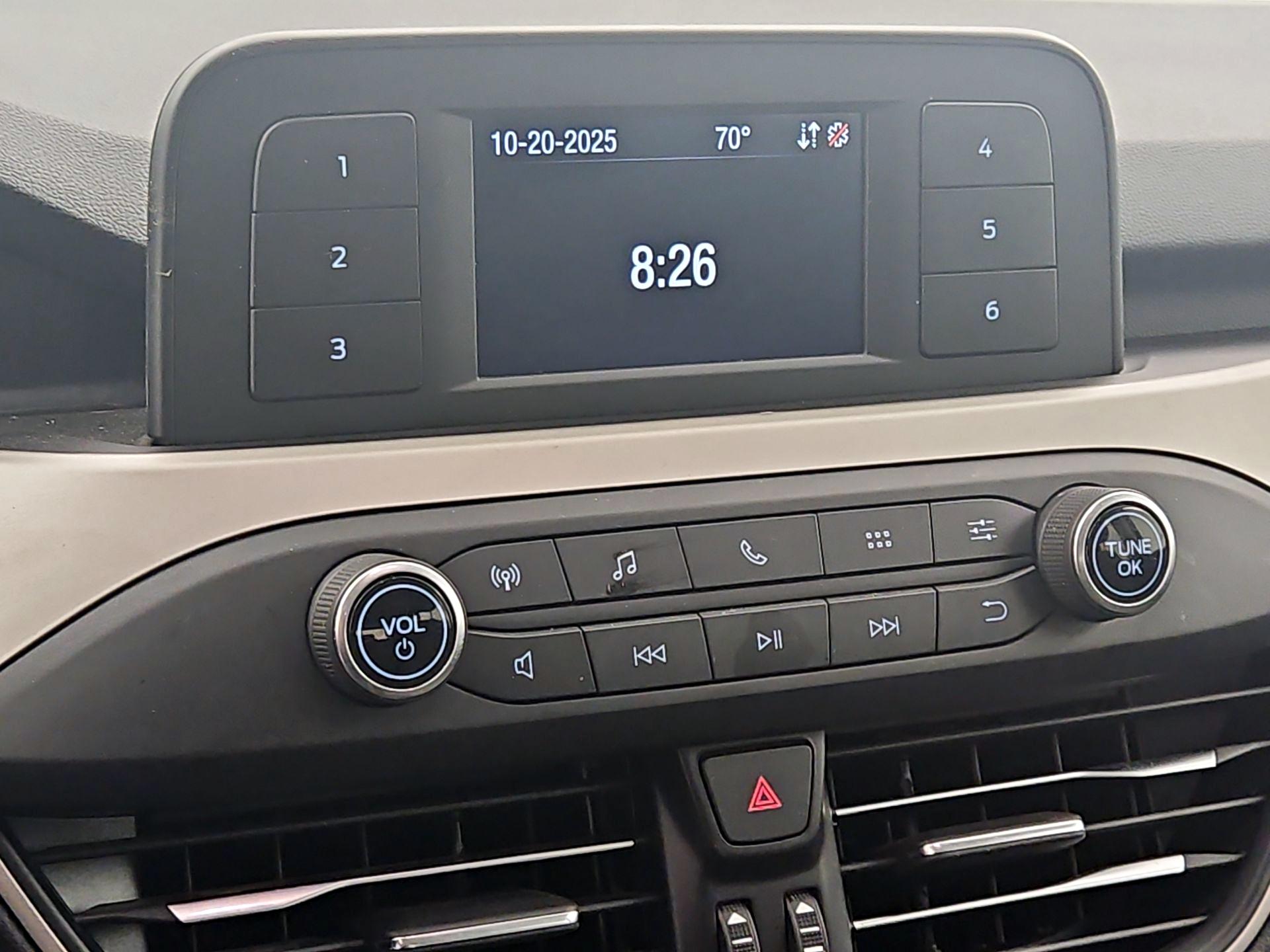 Thumbnail: 2021 Ford Escape - 15