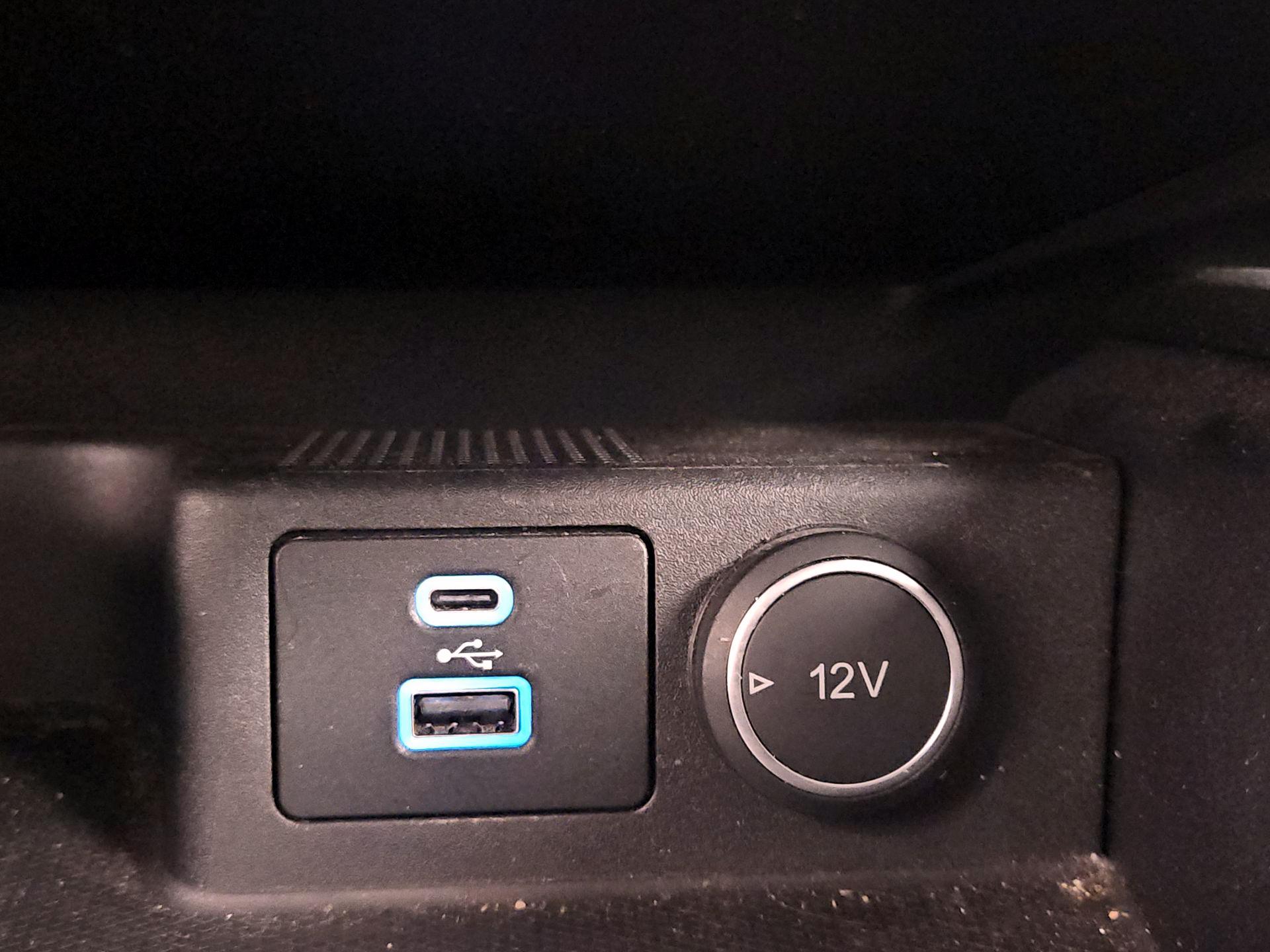 Thumbnail: 2021 Ford Escape - 18