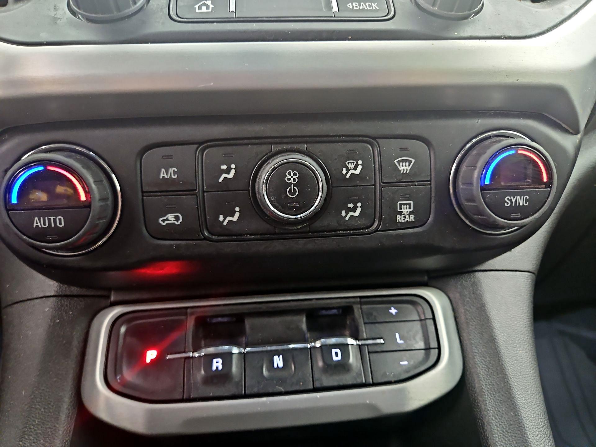 Thumbnail: 2023 GMC Acadia - 17