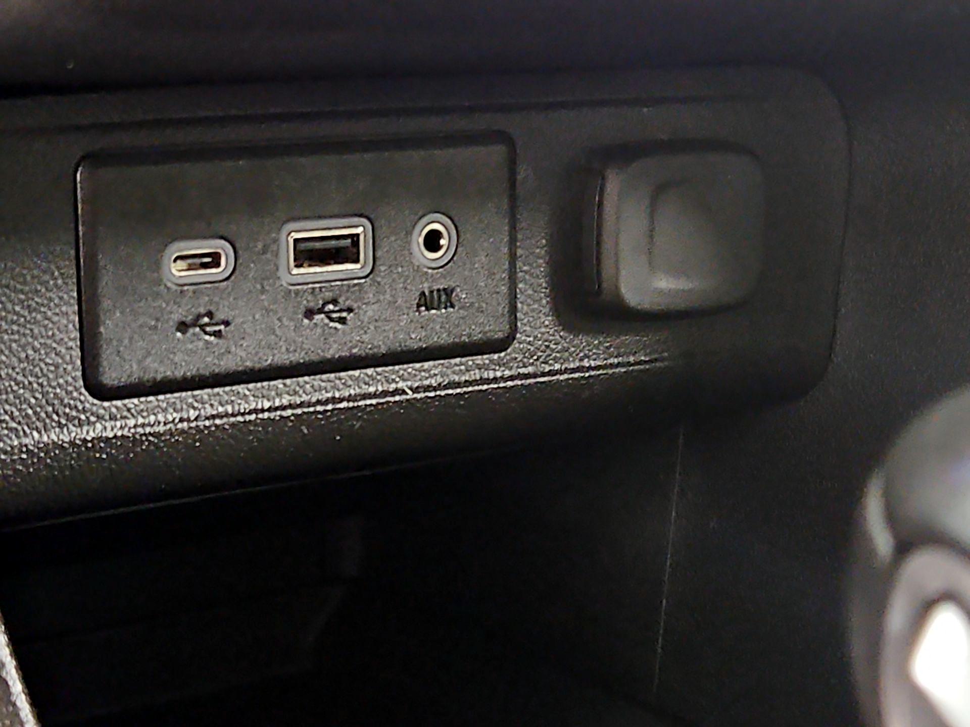 Thumbnail: 2021 Buick Encore GX - 18