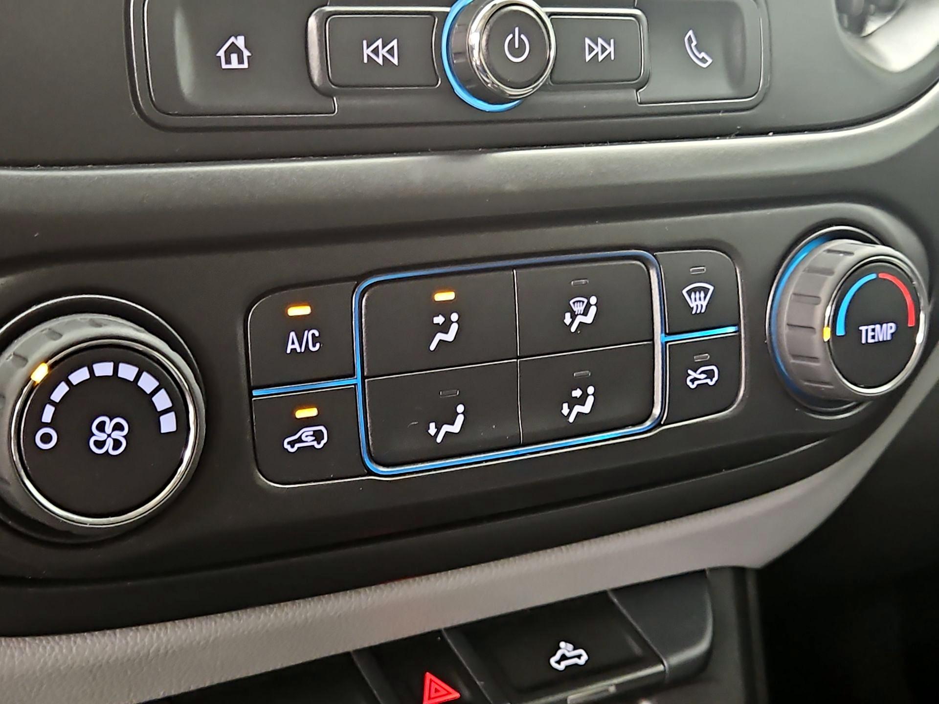 Thumbnail: 2022 Chevrolet Colorado - 16