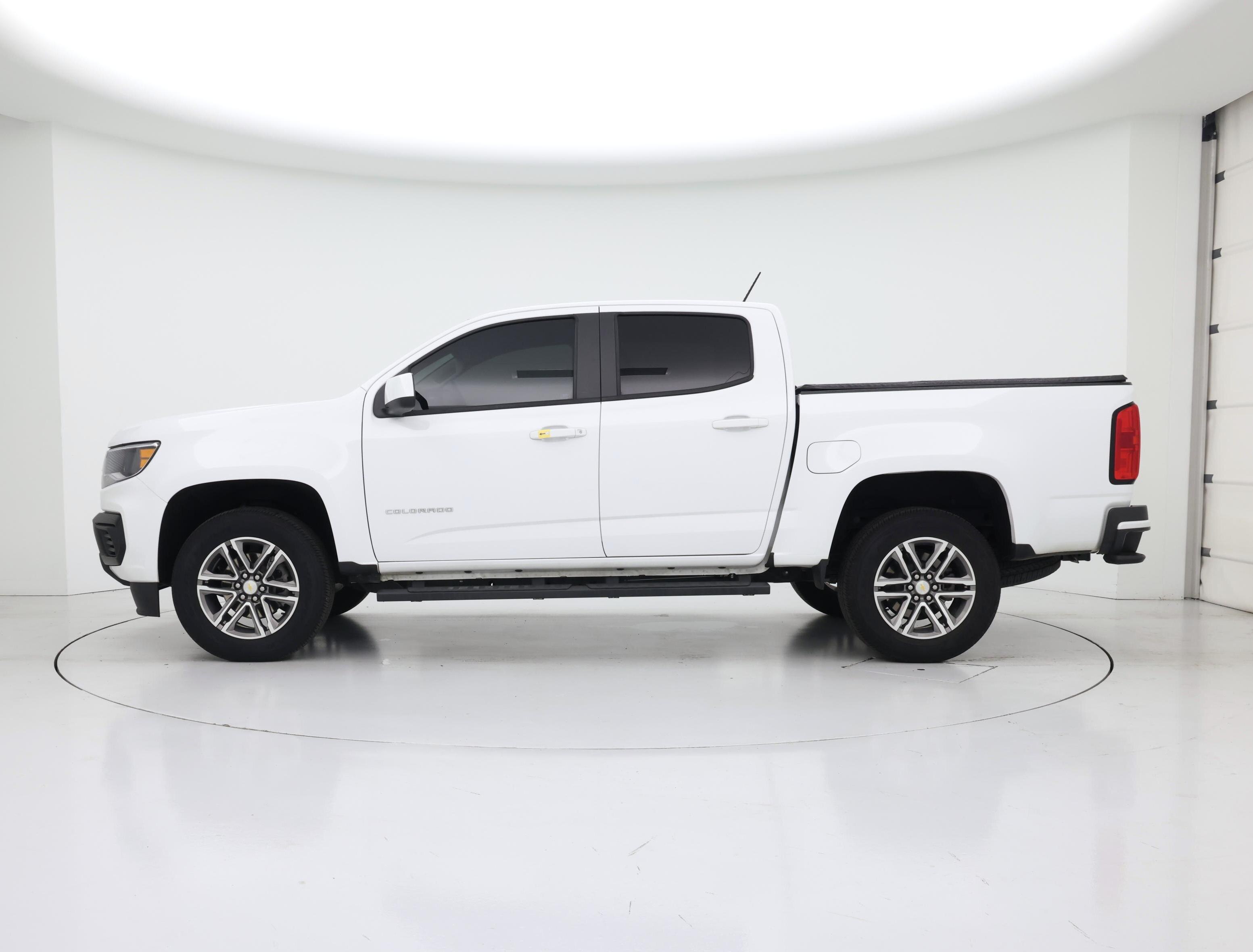 Thumbnail: 2022 Chevrolet Colorado - 3