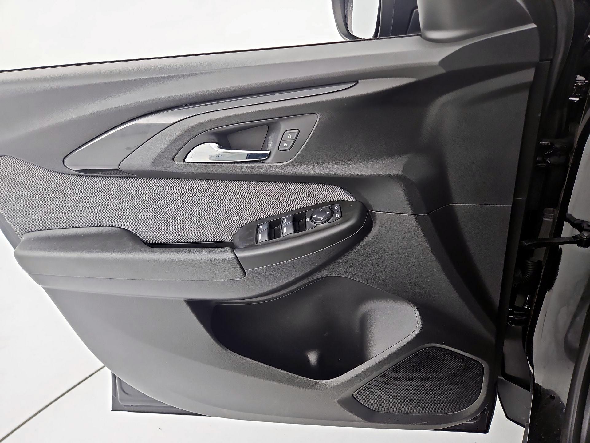 Thumbnail: 2021 Chevrolet TrailBlazer - 12