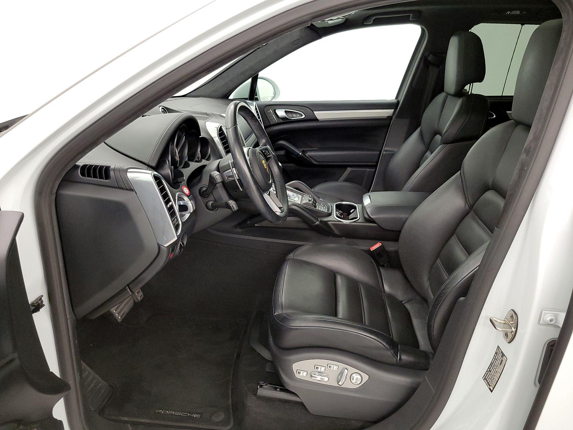 Thumbnail: 2015 Porsche Cayenne - 11