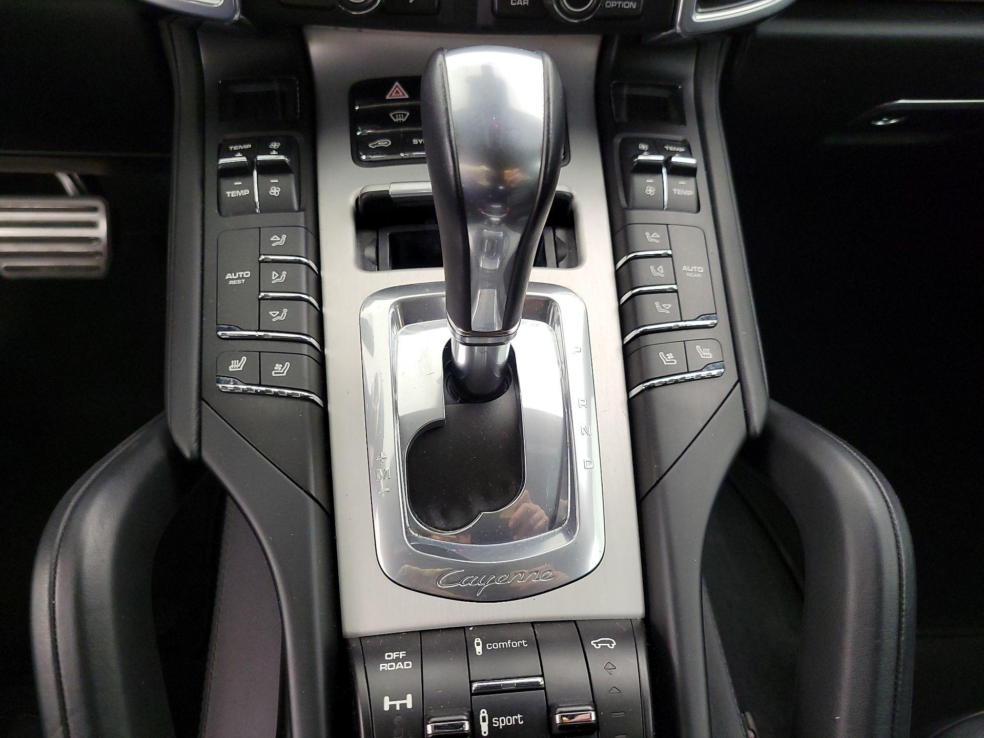 Thumbnail: 2015 Porsche Cayenne - 18