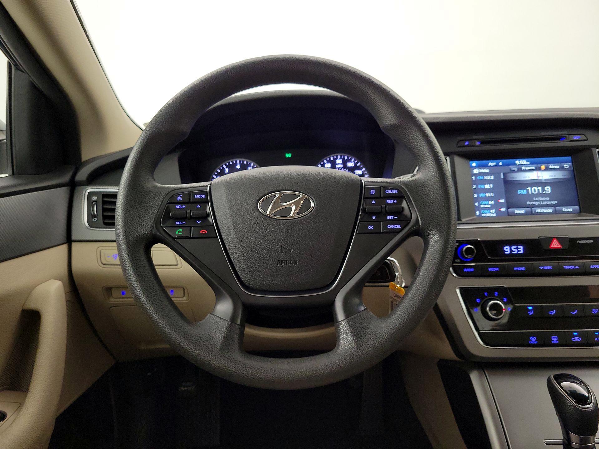 Thumbnail: 2016 Hyundai Sonata - 10