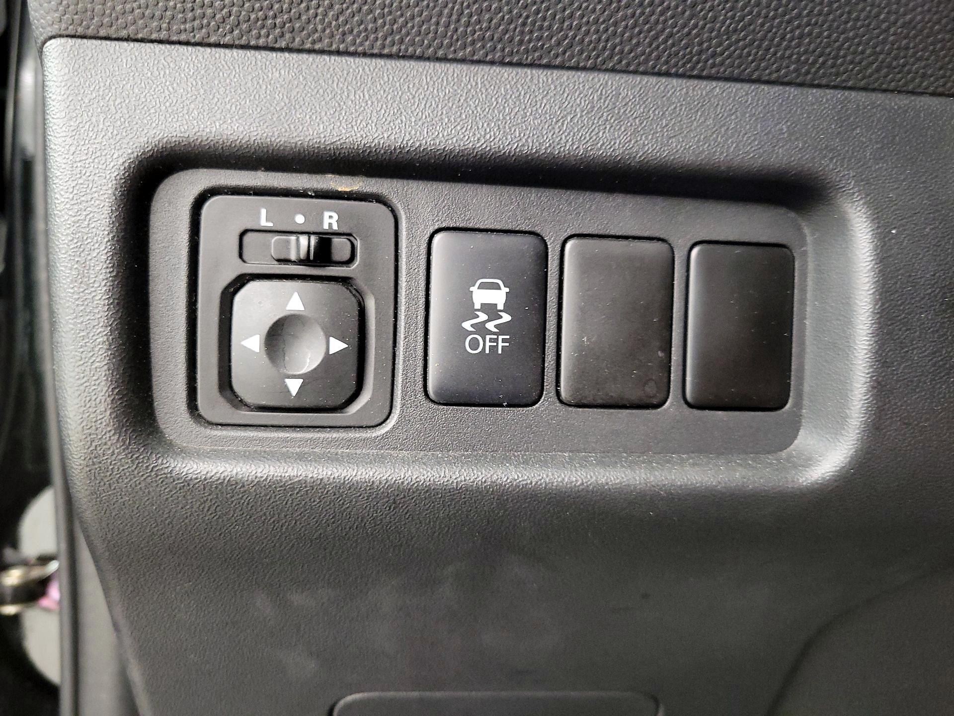 Thumbnail: 2015 Mitsubishi Mirage - 13