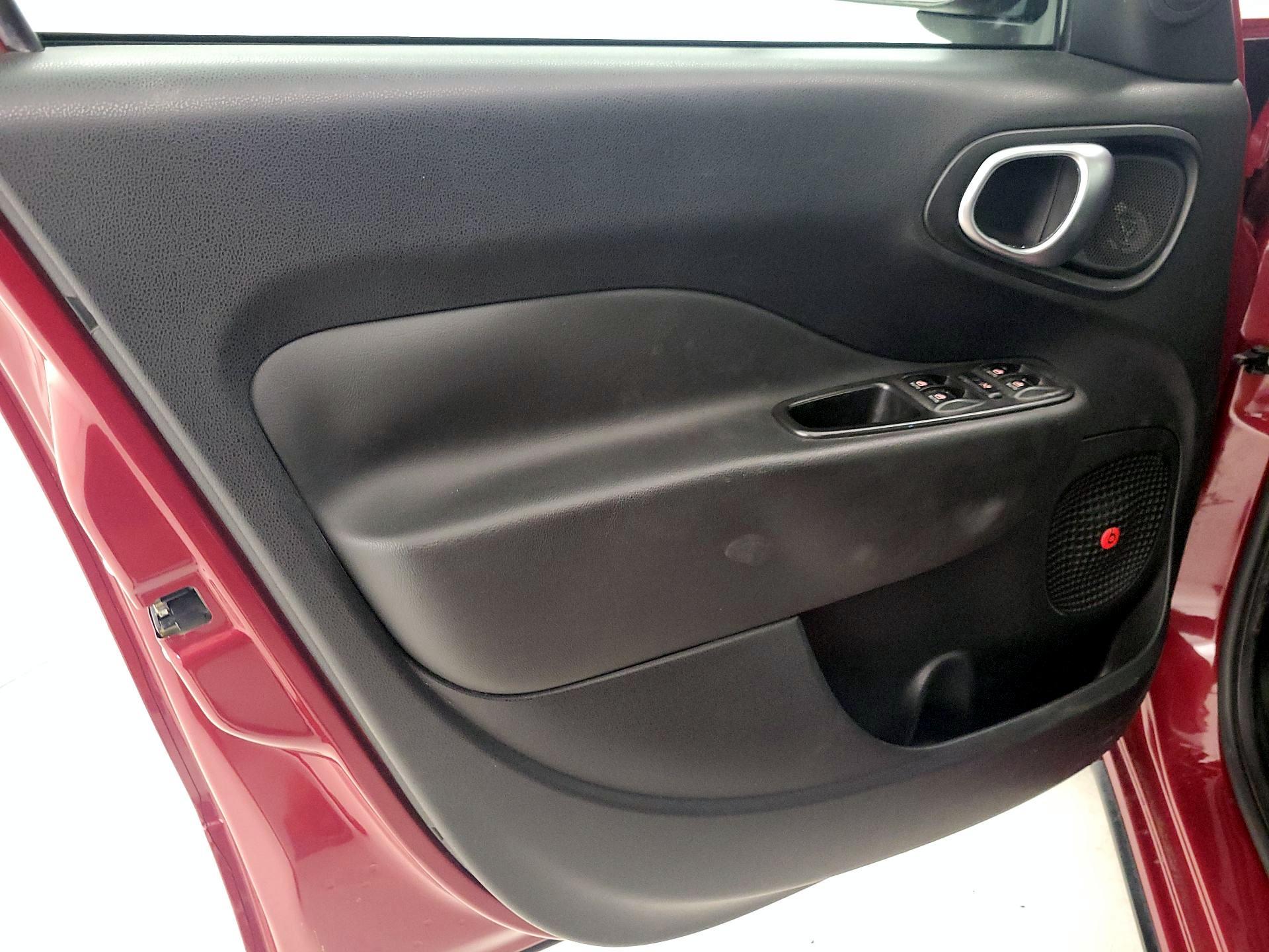 Thumbnail: 2015 Fiat 500L - 12