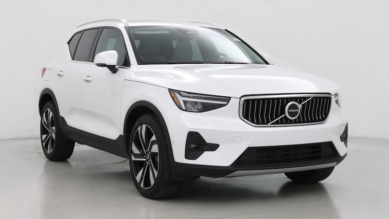 2023 Volvo XC40 B4 Ultimate Hero Image