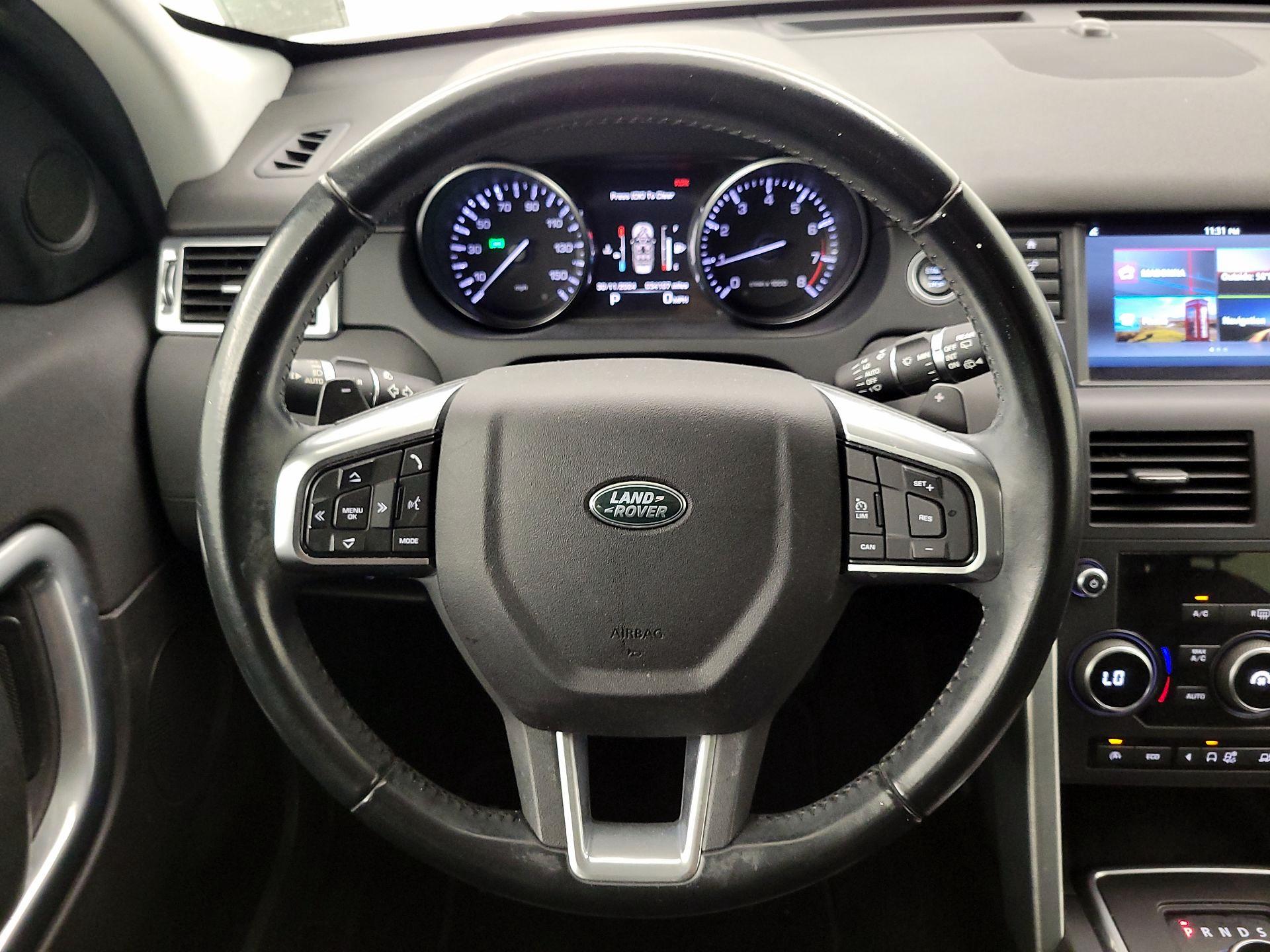 Thumbnail: 2016 Land Rover Discovery Sport - 10