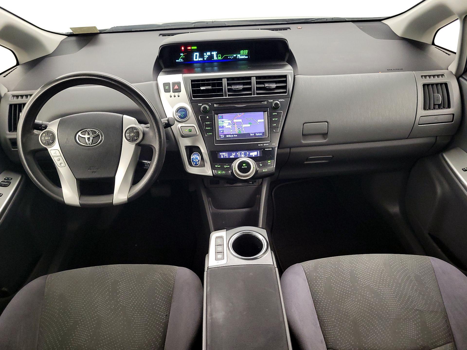 Thumbnail: 2013 Toyota Prius v - 9