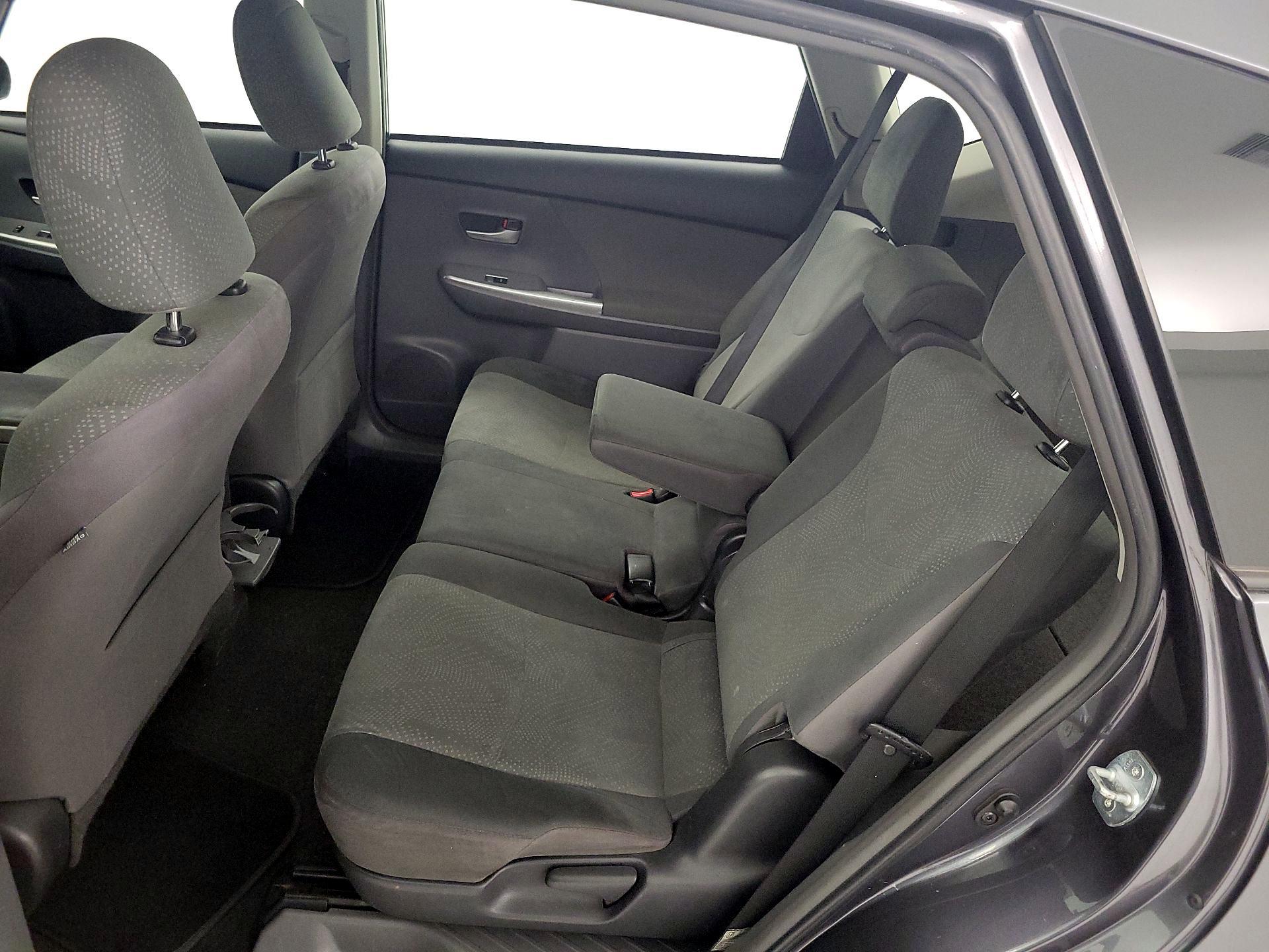 Thumbnail: 2013 Toyota Prius v - 20
