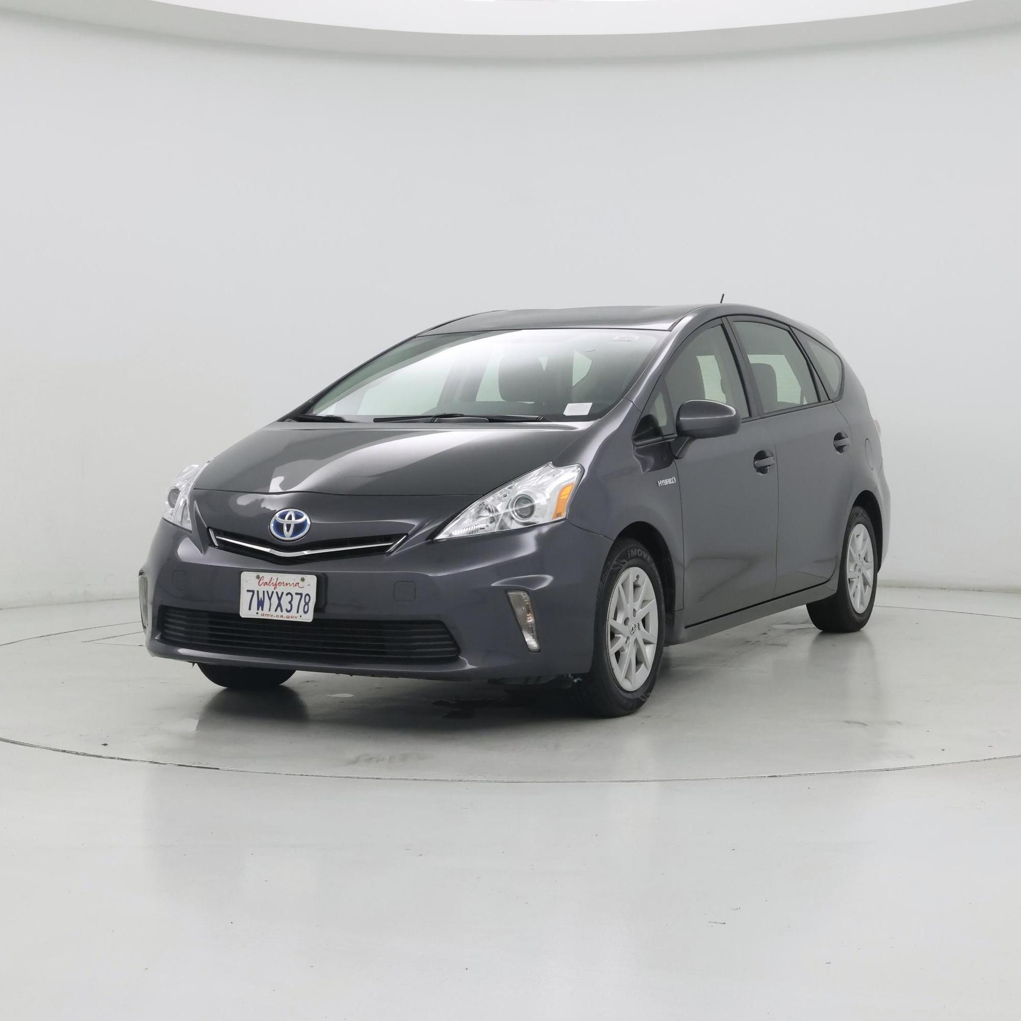Thumbnail: 2013 Toyota Prius v - 4