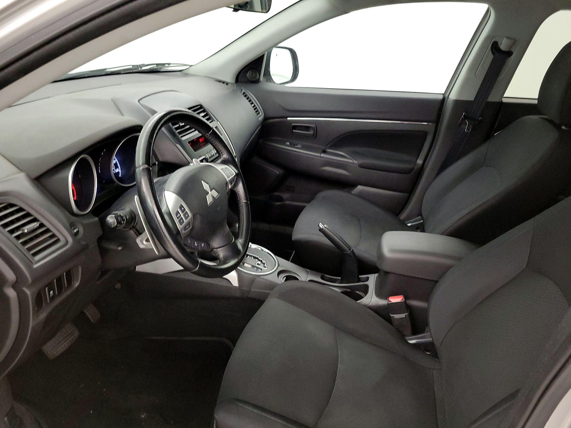 Thumbnail: 2013 Mitsubishi Outlander Sport - 11