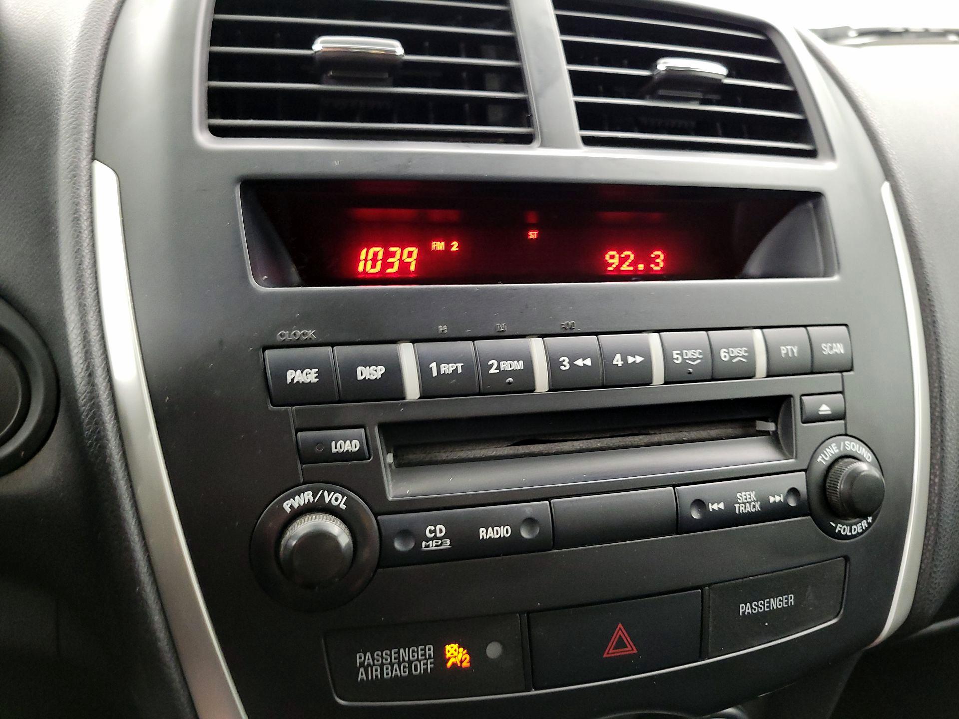 Thumbnail: 2013 Mitsubishi Outlander Sport - 14