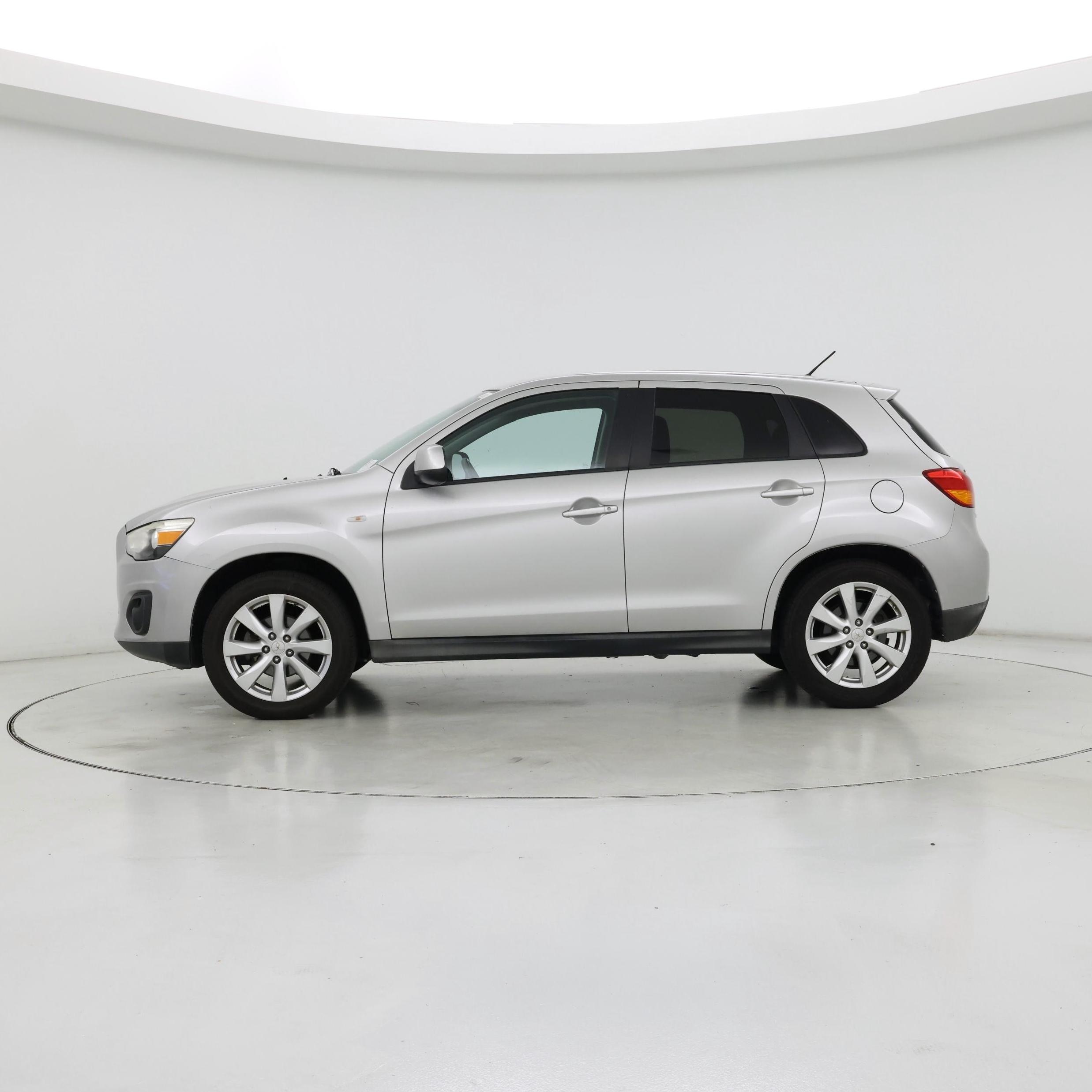 Thumbnail: 2013 Mitsubishi Outlander Sport - 3