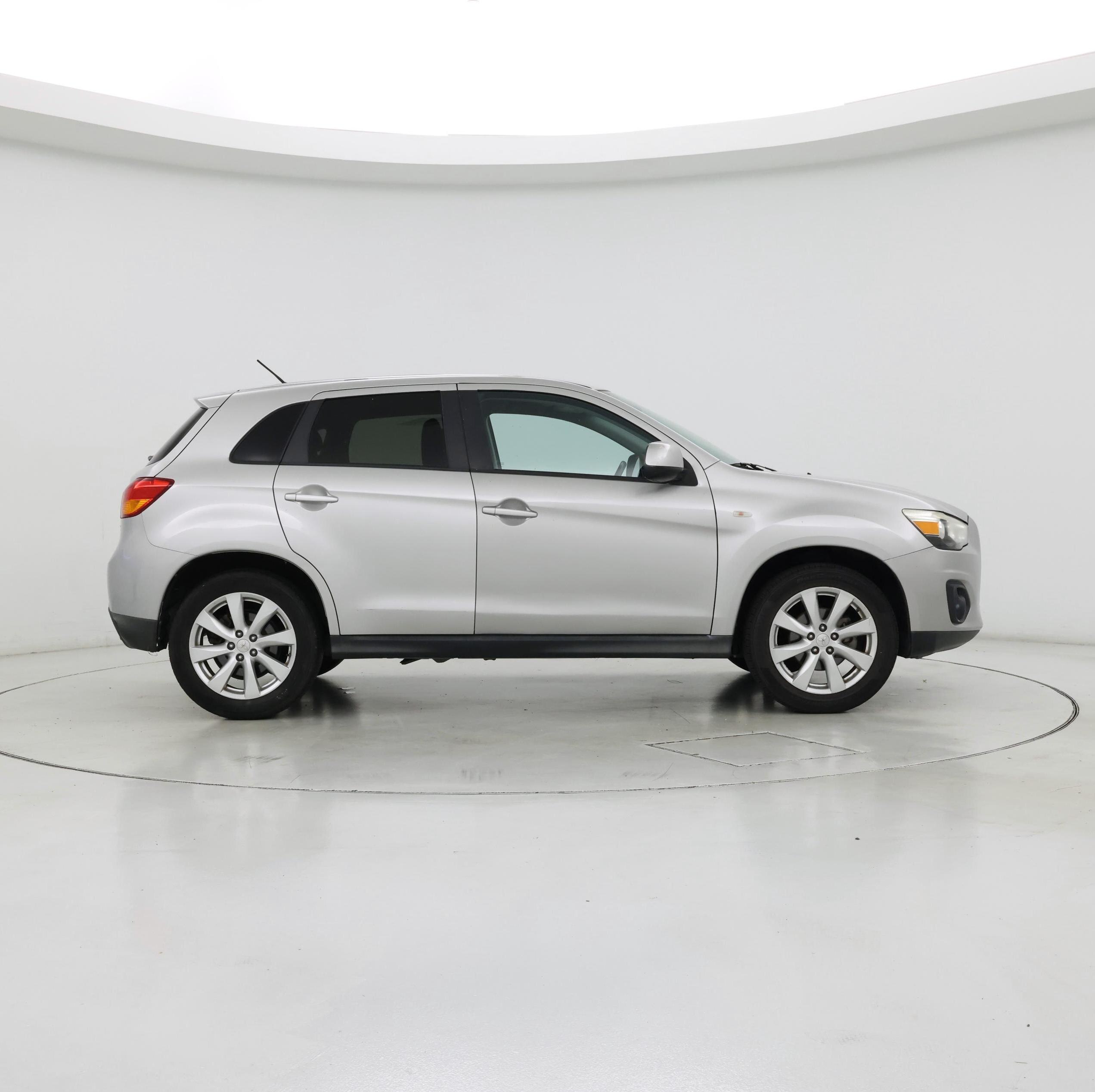Thumbnail: 2013 Mitsubishi Outlander Sport - 7