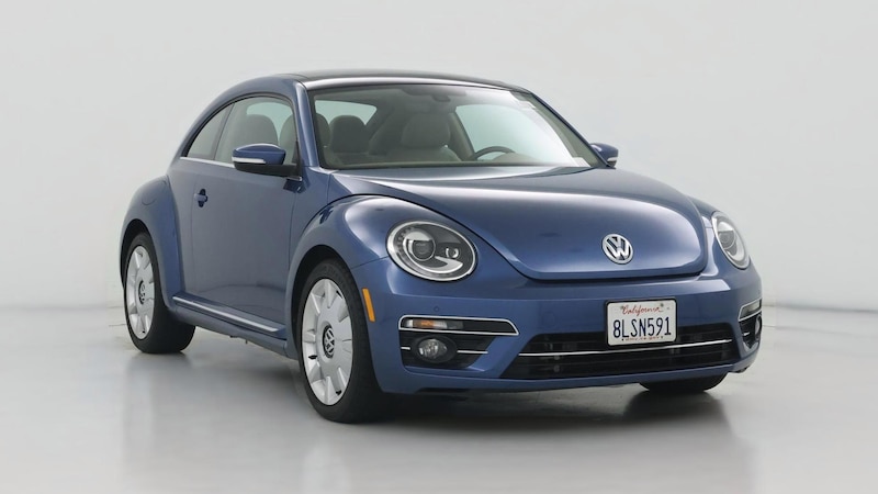 2019 Volkswagen Beetle SE Hero Image