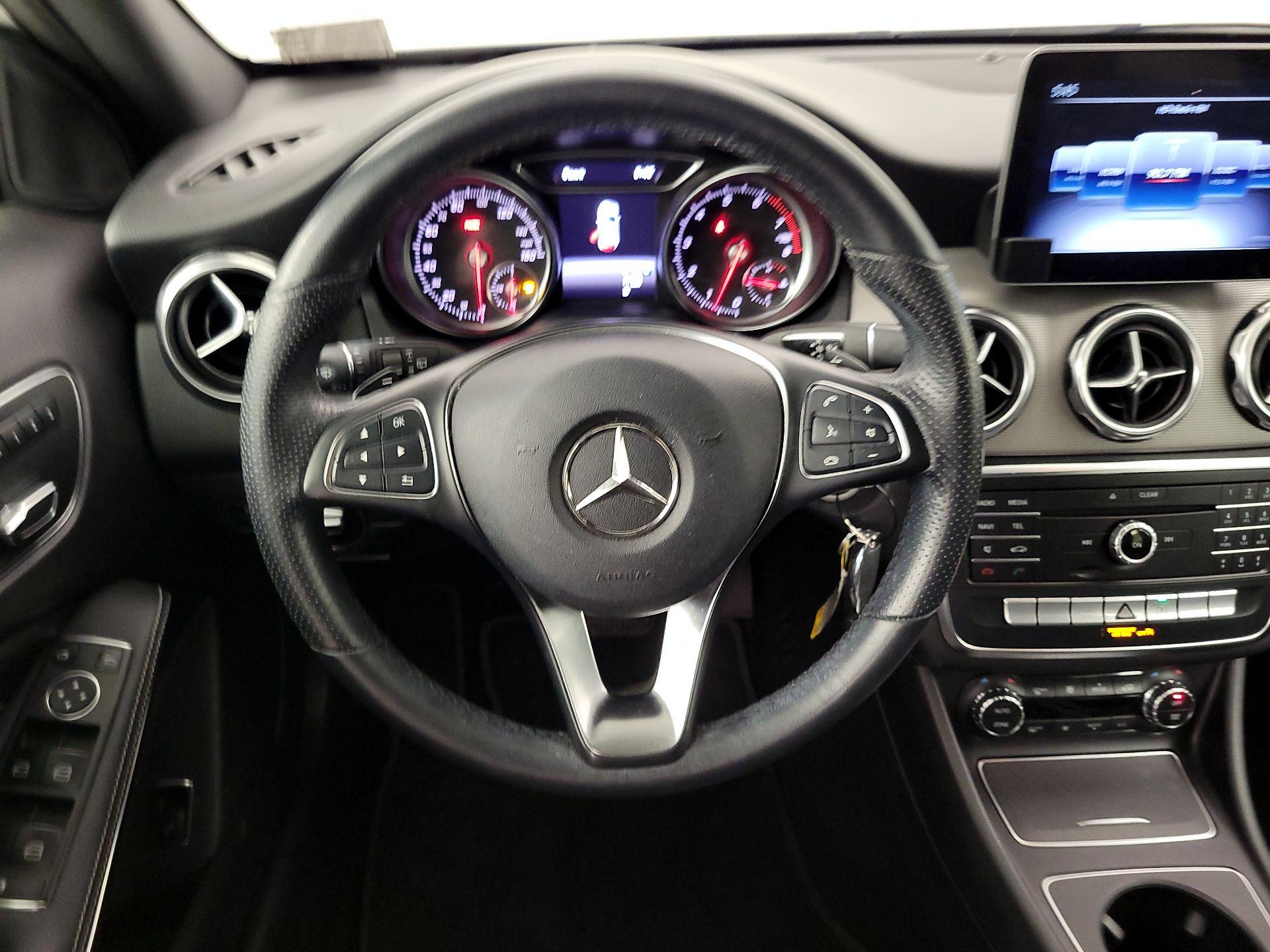 Thumbnail: 2019 Mercedes-Benz GLA - 10