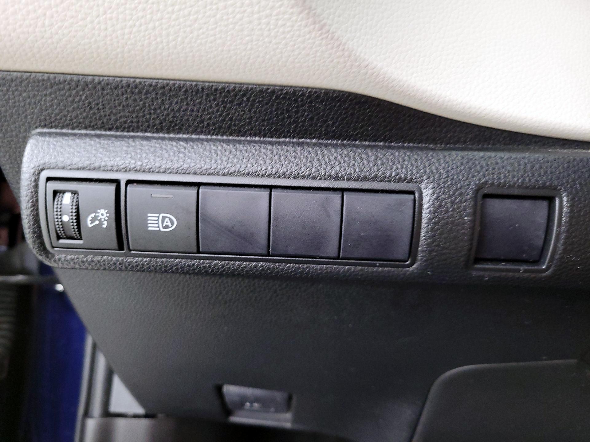 Thumbnail: 2021 Toyota Corolla - 13