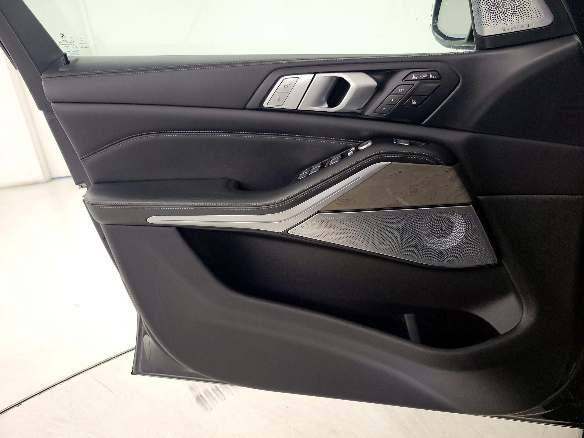 Thumbnail: 2019 BMW X7 - 12