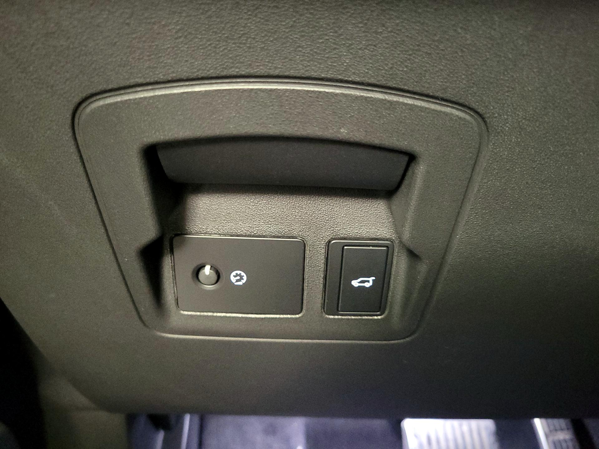 Thumbnail: 2021 Land Rover Range Rover Velar - 13