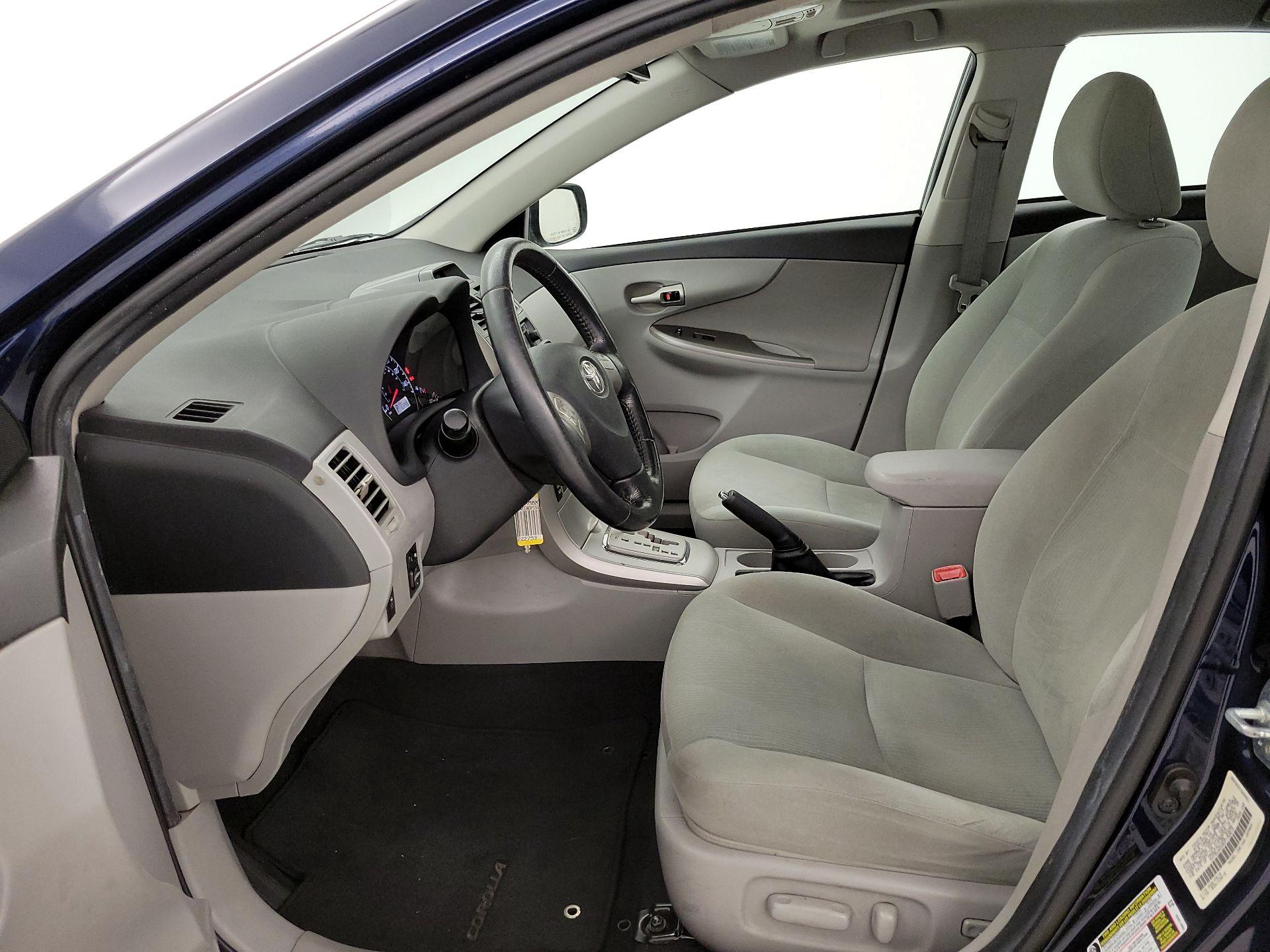 Thumbnail: 2013 Toyota Corolla - 11