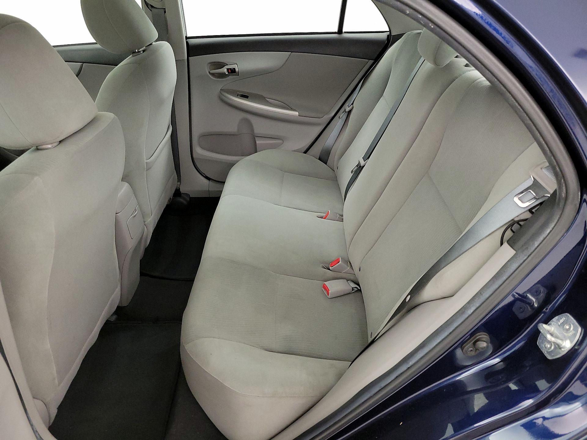 Thumbnail: 2013 Toyota Corolla - 19