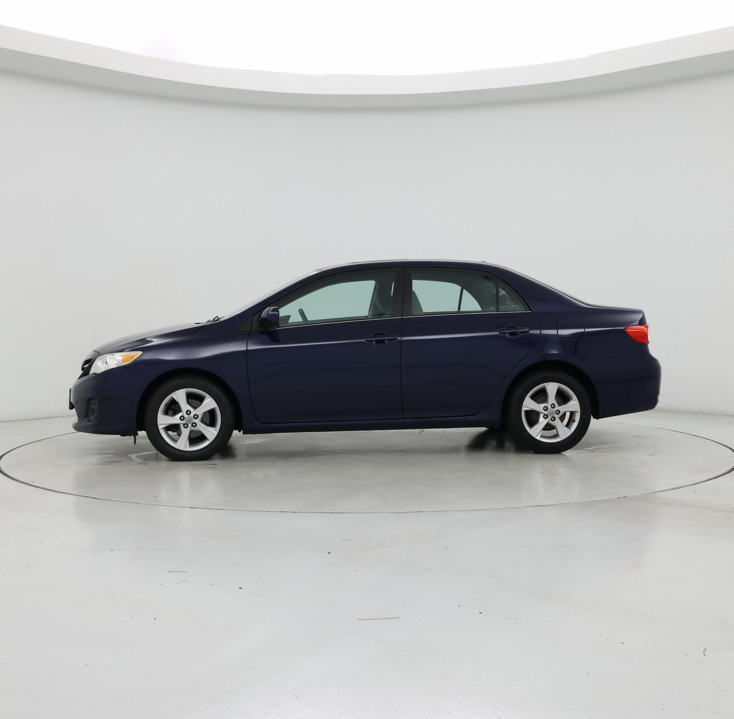 Thumbnail: 2013 Toyota Corolla - 3
