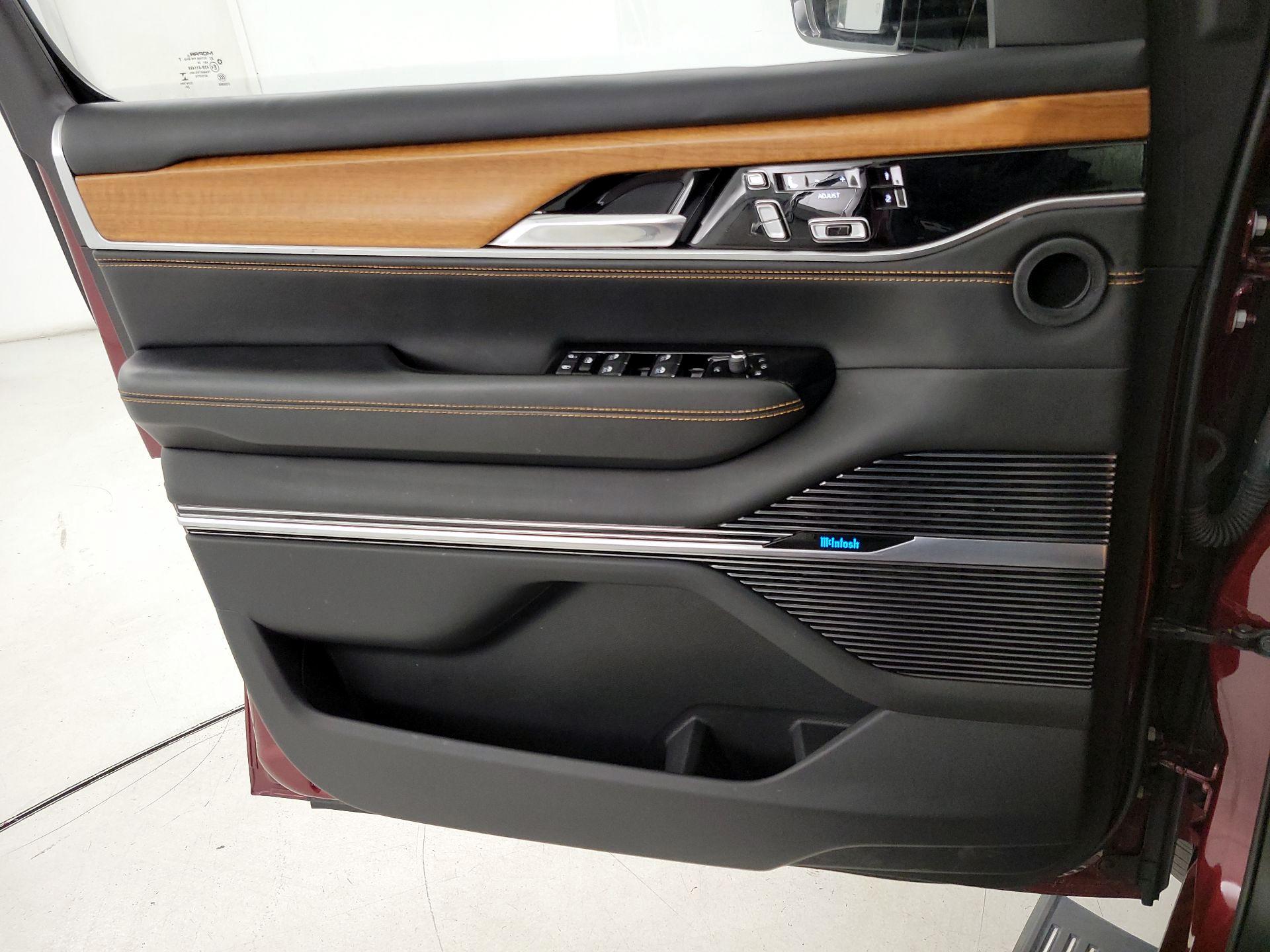 Thumbnail: 2022 Jeep Grand Wagoneer - 12