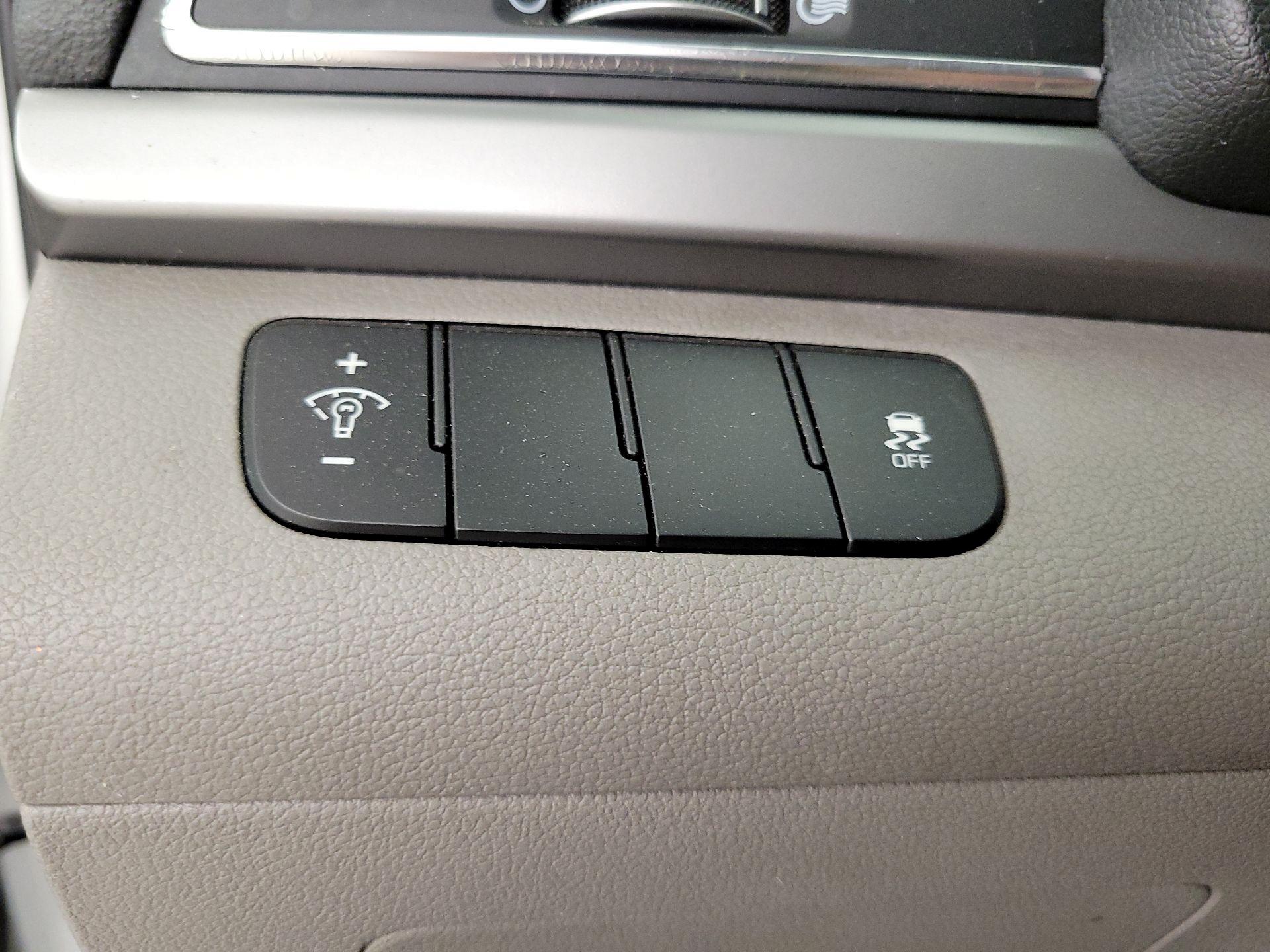 Thumbnail: 2017 Hyundai Elantra - 13