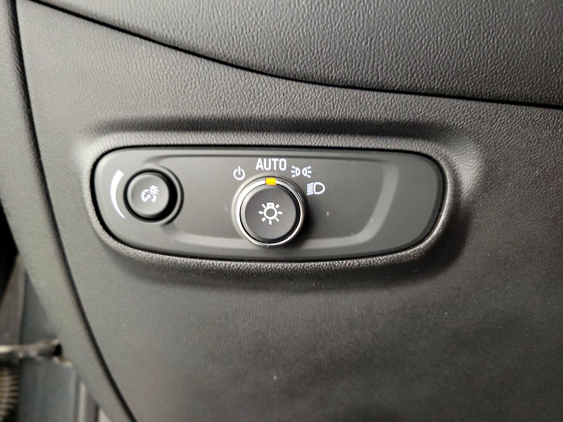 Thumbnail: 2019 Chevrolet Equinox - 13