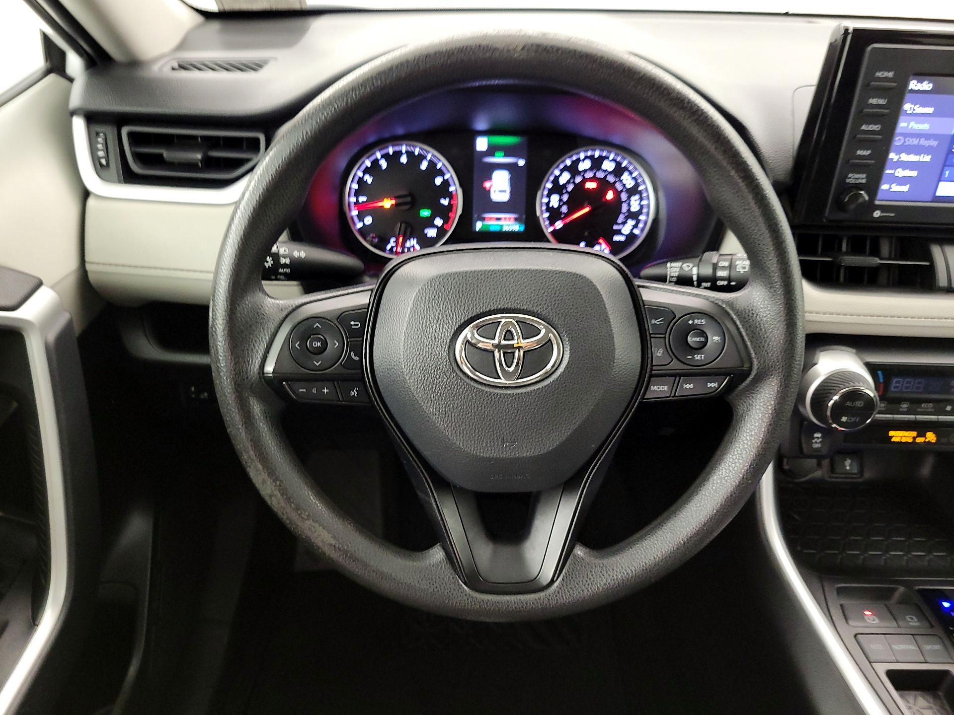 Thumbnail: 2022 Toyota RAV4 - 10