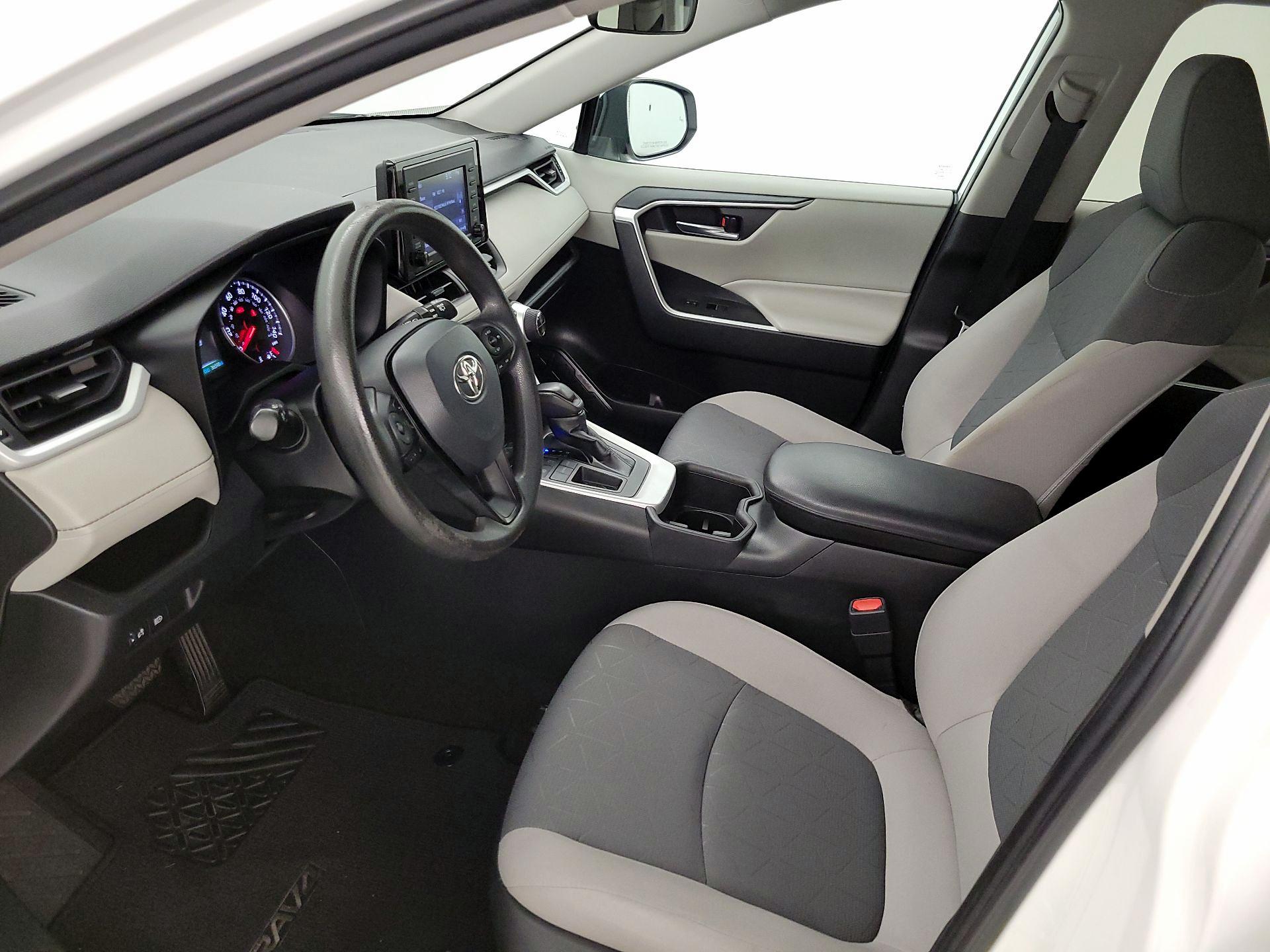Thumbnail: 2022 Toyota RAV4 - 11