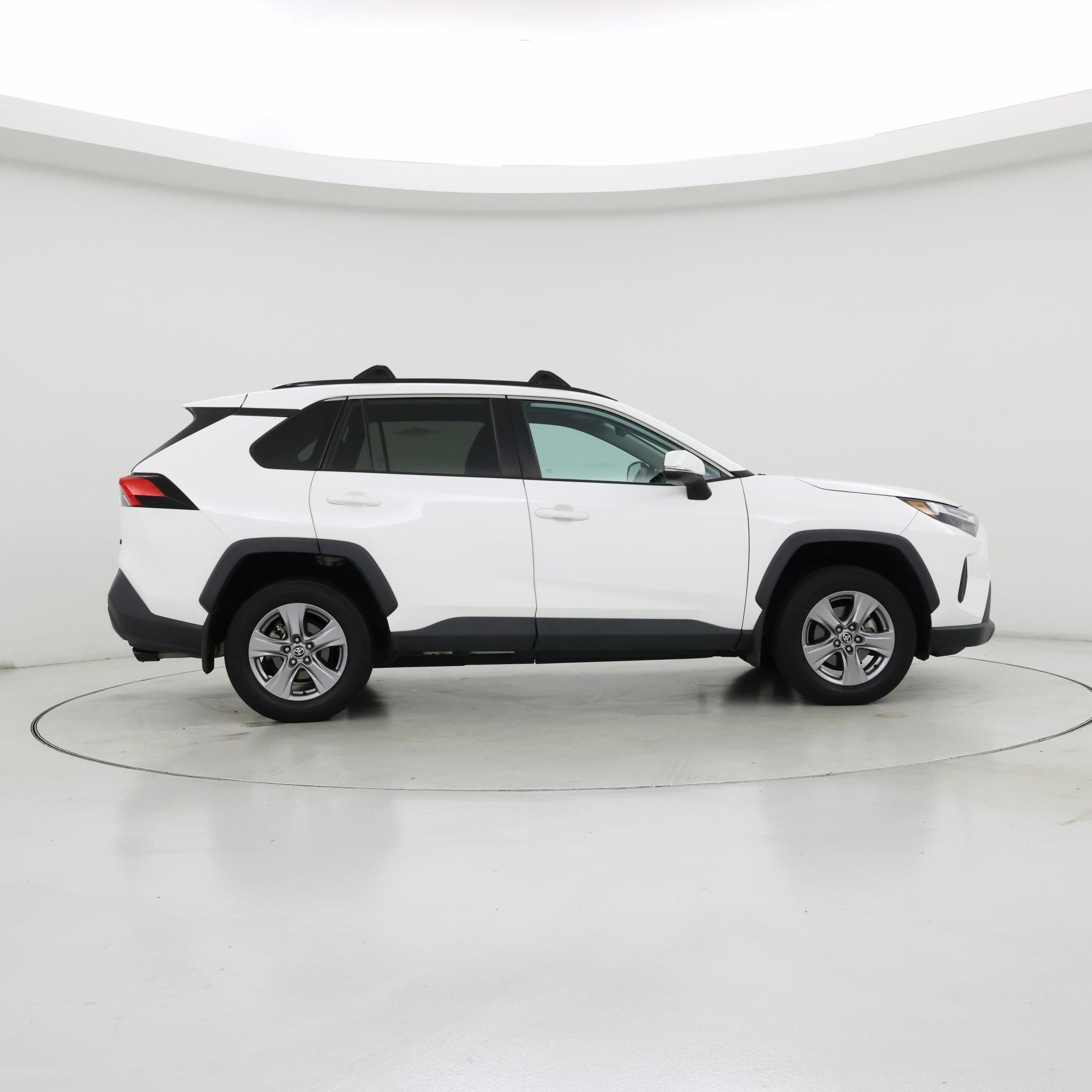 Thumbnail: 2022 Toyota RAV4 - 7