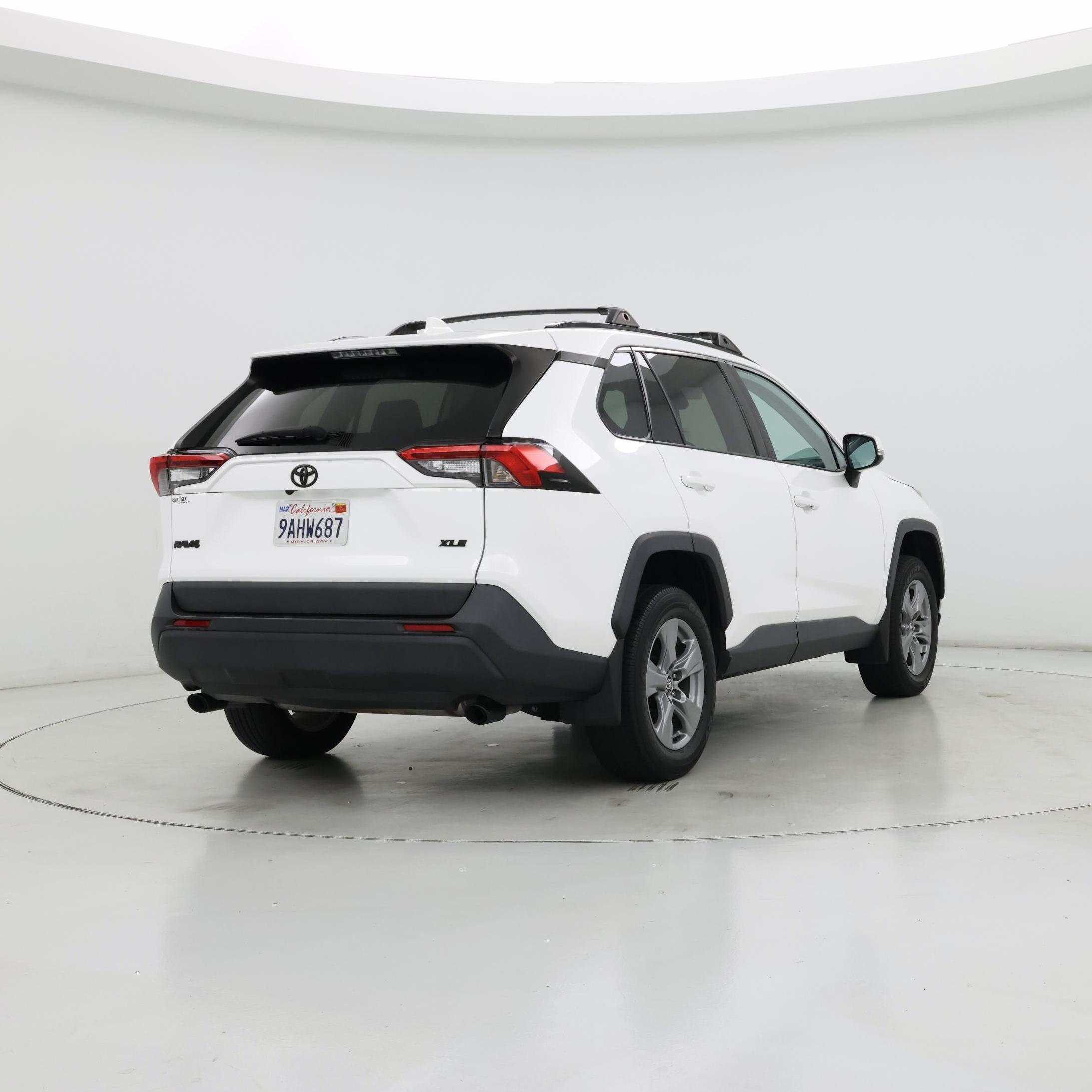 Thumbnail: 2022 Toyota RAV4 - 8