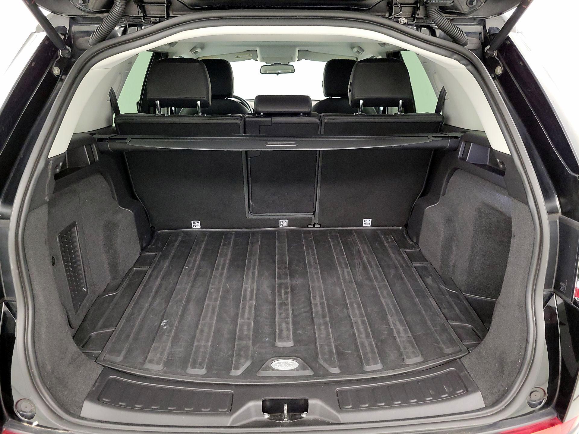 Thumbnail: 2017 Land Rover Discovery Sport - 20
