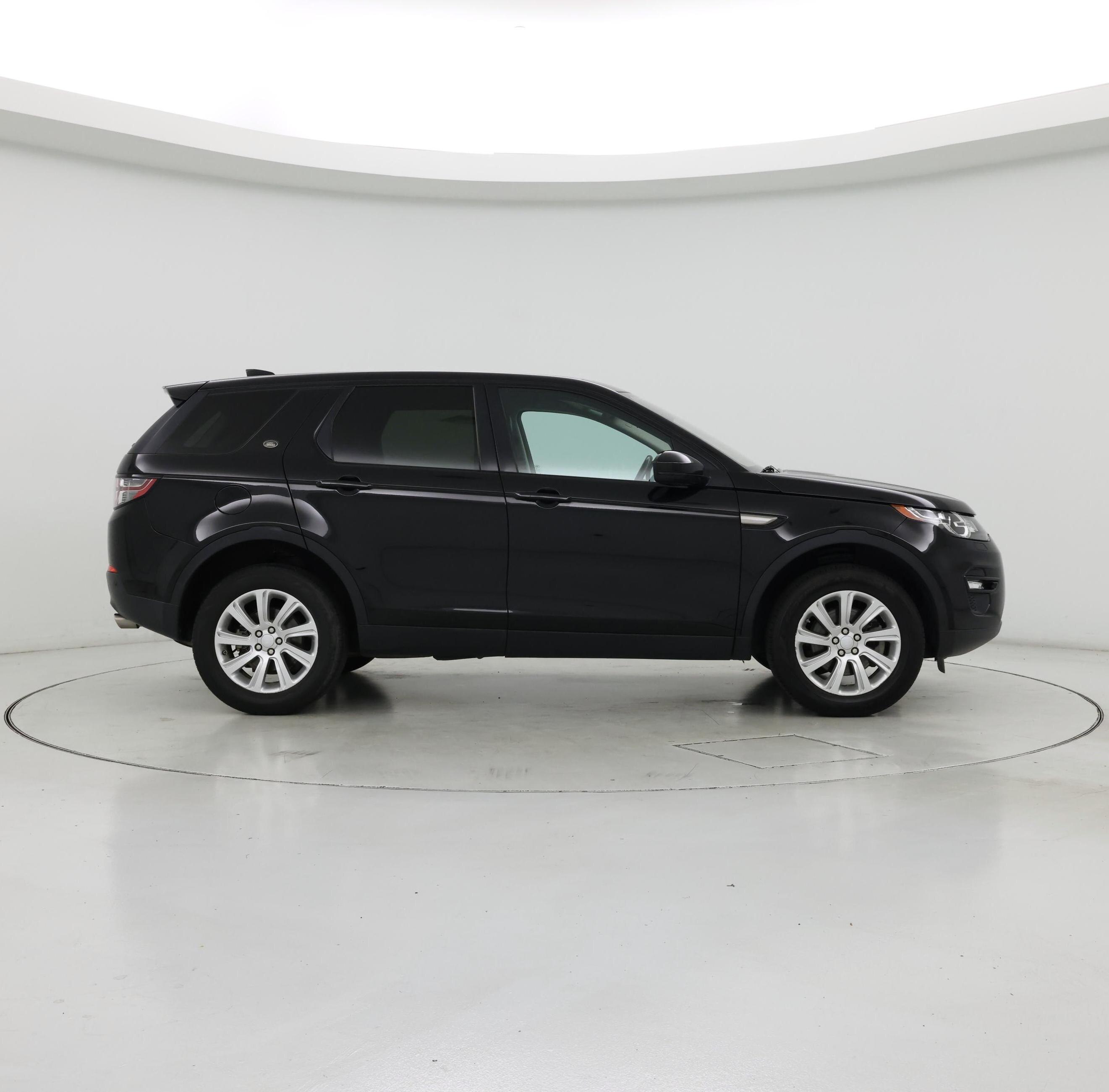 Thumbnail: 2017 Land Rover Discovery Sport - 7