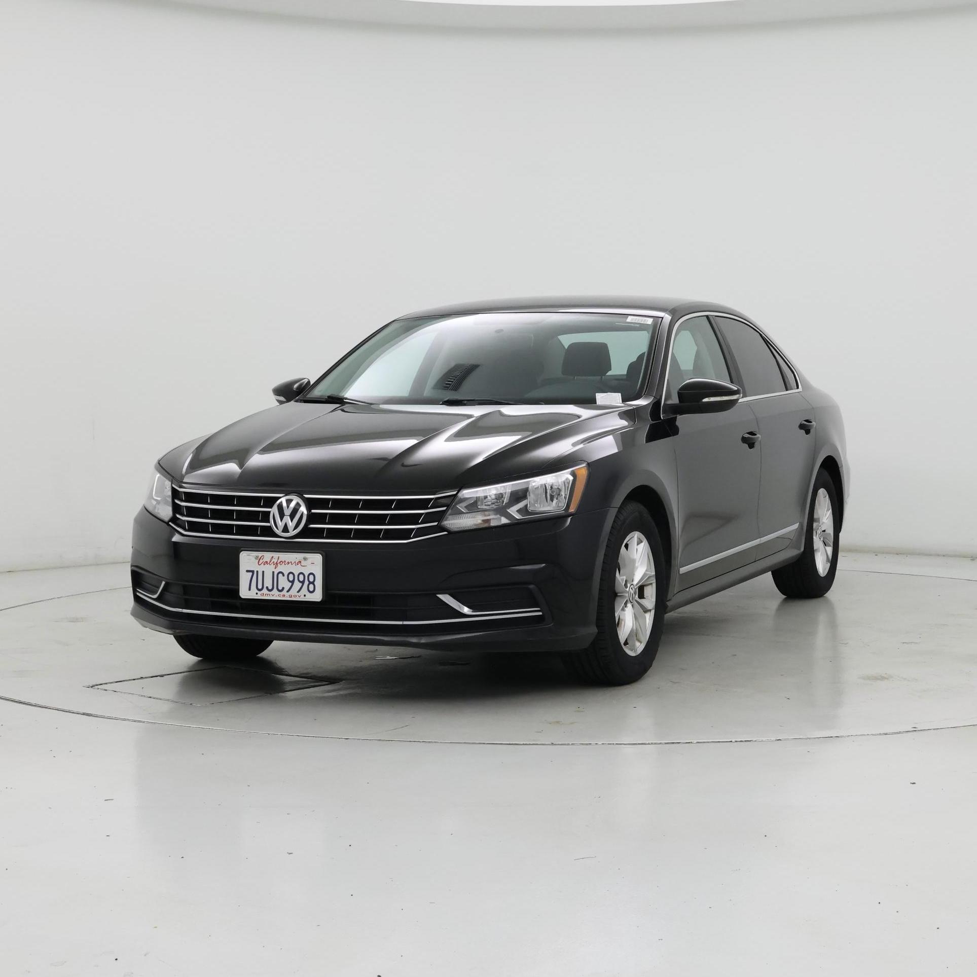 Thumbnail: 2016 Volkswagen Passat - 4